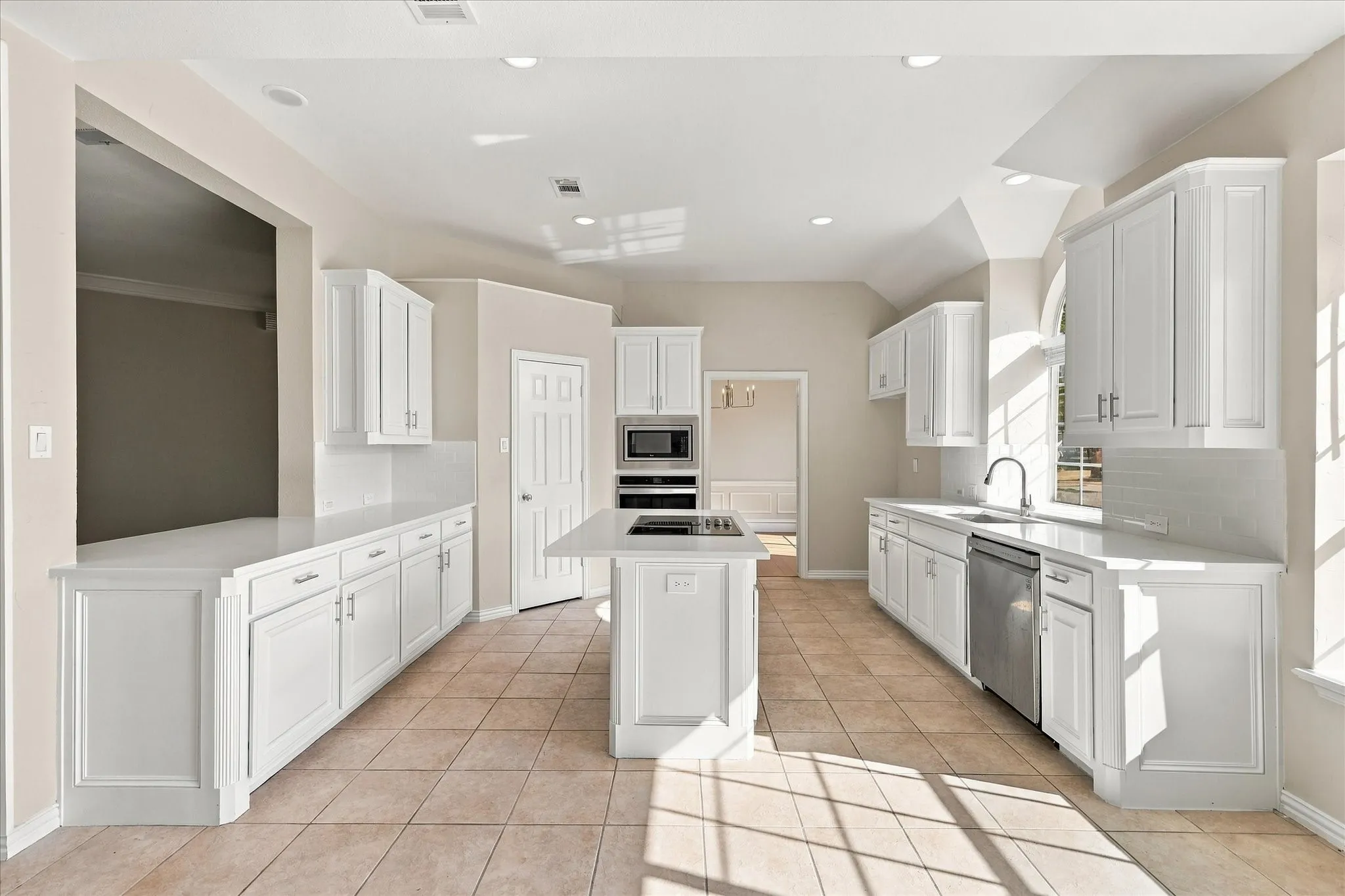 Single Family Residence For Rent in Collin County , 3500 Neiman Road, Plano, Texas 75025, 5 Bedroom, 3 Bathroom, 2 Garage spaces, 3,111 Sqft, built in 1999, mls#21400722, Real Estate Agent in Plano, Homes For Rent in Collin county, Homes For Rent in Plano, Realtor in Plano Texas, Real Estate Brokerage Independent Realty Texas, Luminita Cordes Realtor