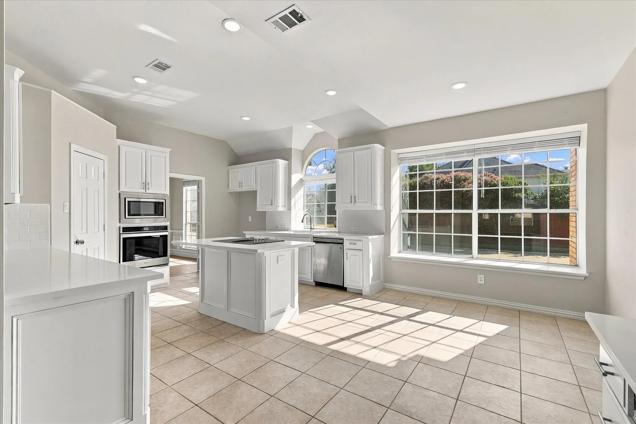 Single Family Residence For Rent in Collin County , 3500 Neiman Road, Plano, Texas 75025, 5 Bedroom, 3 Bathroom, 2 Garage spaces, 3,111 Sqft, built in 1999, mls#21400722, Real Estate Agent in Plano, Homes For Rent in Collin county, Homes For Rent in Plano, Realtor in Plano Texas, Real Estate Brokerage Independent Realty Texas, Luminita Cordes Realtor