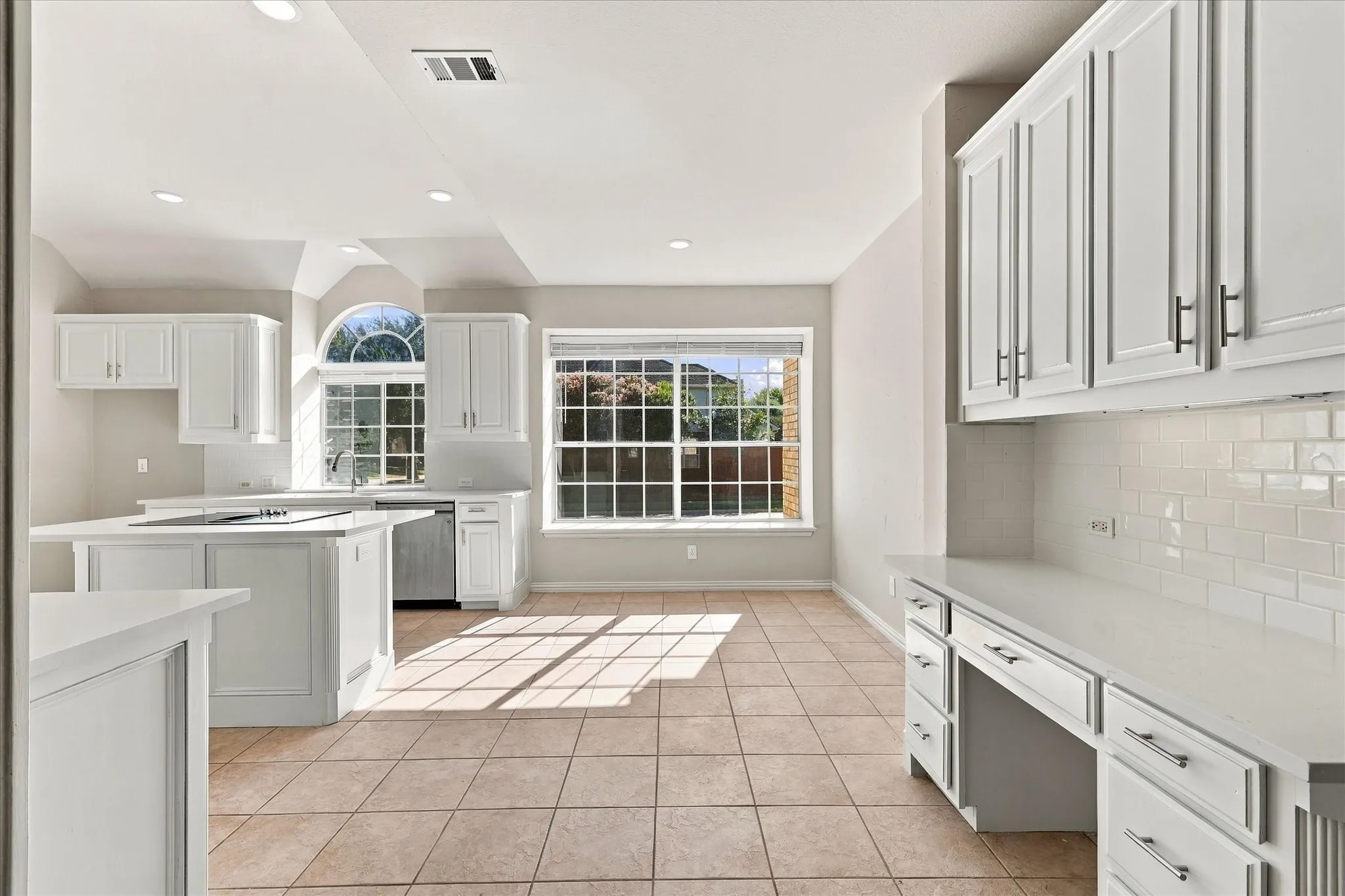 Single Family Residence For Rent in Collin County , 3500 Neiman Road, Plano, Texas 75025, 5 Bedroom, 3 Bathroom, 2 Garage spaces, 3,111 Sqft, built in 1999, mls#21400722, Real Estate Agent in Plano, Homes For Rent in Collin county, Homes For Rent in Plano, Realtor in Plano Texas, Real Estate Brokerage Independent Realty Texas, Luminita Cordes Realtor
