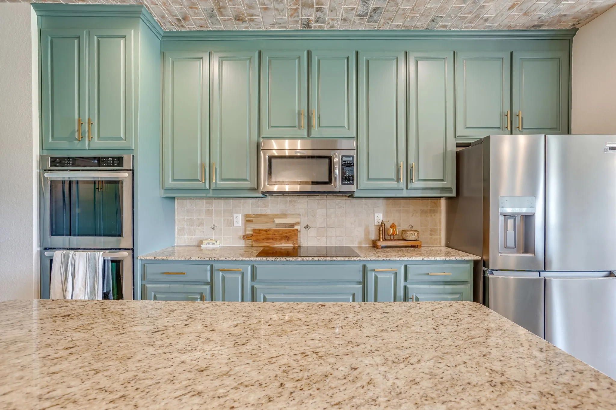 Single Family Residence For Sale in Johnson County , 703 Country Club Drive, Joshua, Texas 76058, 4 Bedroom, 3 Bathroom, 3 Garage spaces, 2,968 Sqft, built in 2003, mls#21399133, Real Estate Agent in Joshua, Homes For Sale in Johnson county, Homes For Sale in Joshua, Realtor in Joshua Texas, Real Estate Brokerage Independent Realty Texas, Luminita Cordes Realtor