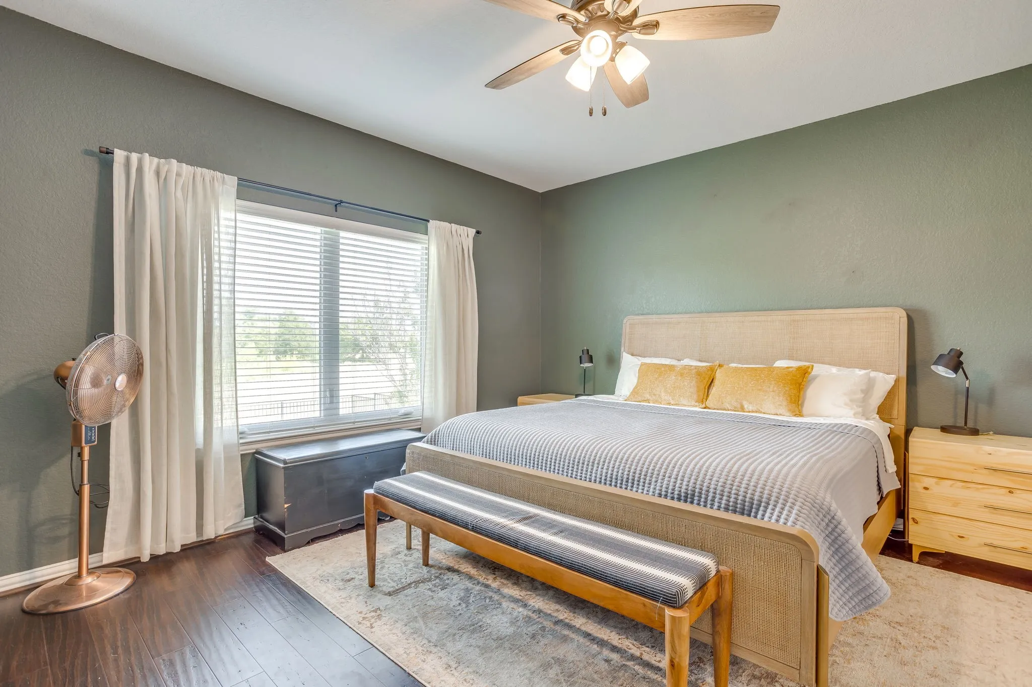 Single Family Residence For Sale in Johnson County , 703 Country Club Drive, Joshua, Texas 76058, 4 Bedroom, 3 Bathroom, 3 Garage spaces, 2,968 Sqft, built in 2003, mls#21399133, Real Estate Agent in Joshua, Homes For Sale in Johnson county, Homes For Sale in Joshua, Realtor in Joshua Texas, Real Estate Brokerage Independent Realty Texas, Luminita Cordes Realtor