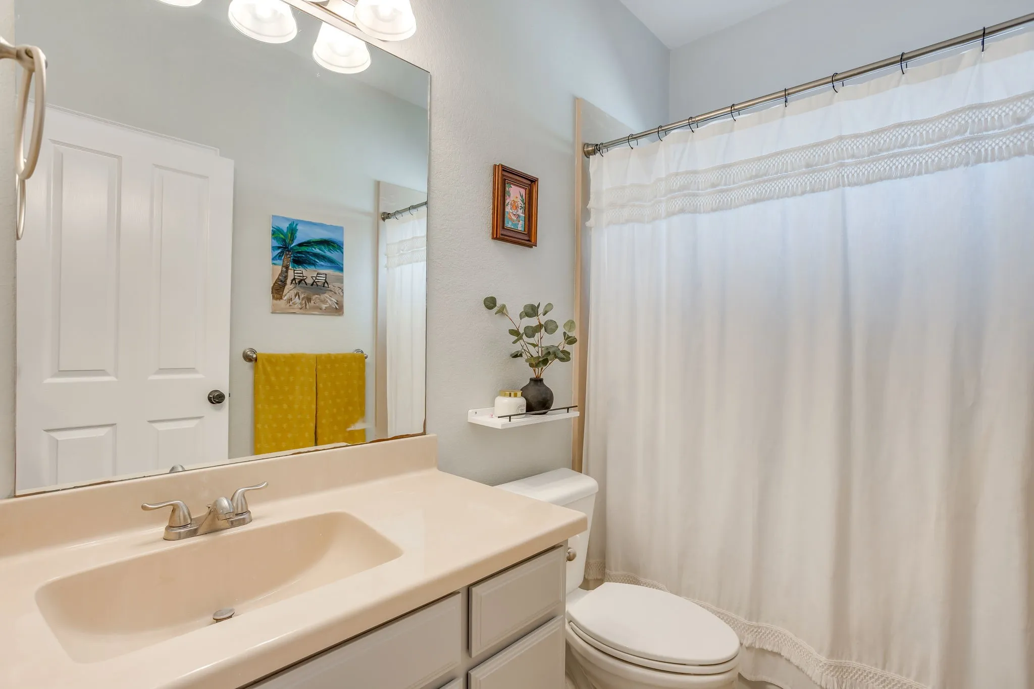 Single Family Residence For Sale in Johnson County , 703 Country Club Drive, Joshua, Texas 76058, 4 Bedroom, 3 Bathroom, 3 Garage spaces, 2,968 Sqft, built in 2003, mls#21399133, Real Estate Agent in Joshua, Homes For Sale in Johnson county, Homes For Sale in Joshua, Realtor in Joshua Texas, Real Estate Brokerage Independent Realty Texas, Luminita Cordes Realtor