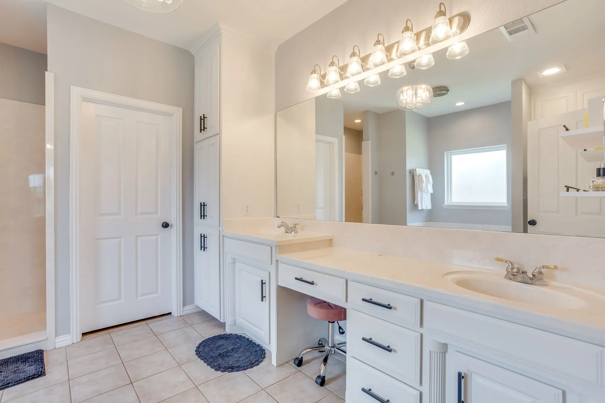 Single Family Residence For Sale in Johnson County , 703 Country Club Drive, Joshua, Texas 76058, 4 Bedroom, 3 Bathroom, 3 Garage spaces, 2,968 Sqft, built in 2003, mls#21399133, Real Estate Agent in Joshua, Homes For Sale in Johnson county, Homes For Sale in Joshua, Realtor in Joshua Texas, Real Estate Brokerage Independent Realty Texas, Luminita Cordes Realtor