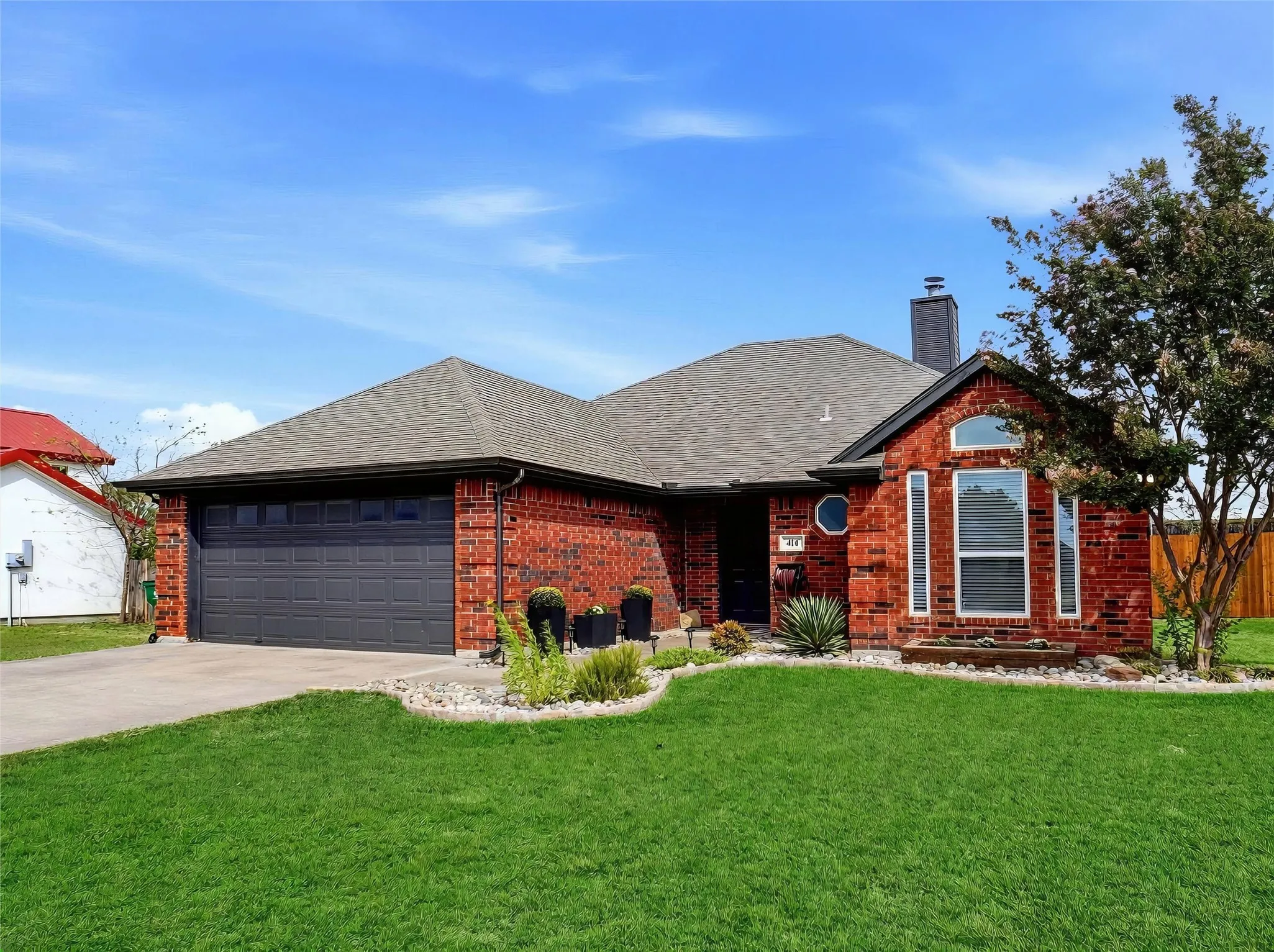 Single Family Residence For Sale in Denton County , 414 Madison Place, Ponder, Texas 76259, 3 Bedroom, 2 Bathroom, 2 Garage spaces, 1,584 Sqft, built in 2000, mls#21394344, Real Estate Agent in Ponder, Homes For Sale in Denton county, Homes For Sale in Ponder, Realtor in Ponder Texas, Real Estate Brokerage Independent Realty Texas, Luminita Cordes Realtor