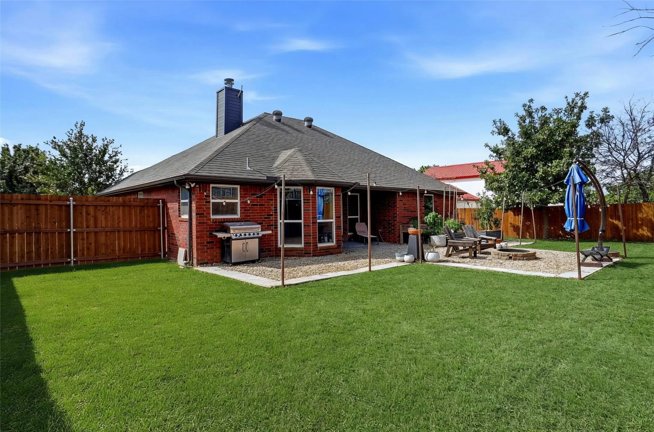 Single Family Residence For Sale in Denton County , 414 Madison Place, Ponder, Texas 76259, 3 Bedroom, 2 Bathroom, 2 Garage spaces, 1,584 Sqft, built in 2000, mls#21394344, Real Estate Agent in Ponder, Homes For Sale in Denton county, Homes For Sale in Ponder, Realtor in Ponder Texas, Real Estate Brokerage Independent Realty Texas, Luminita Cordes Realtor
