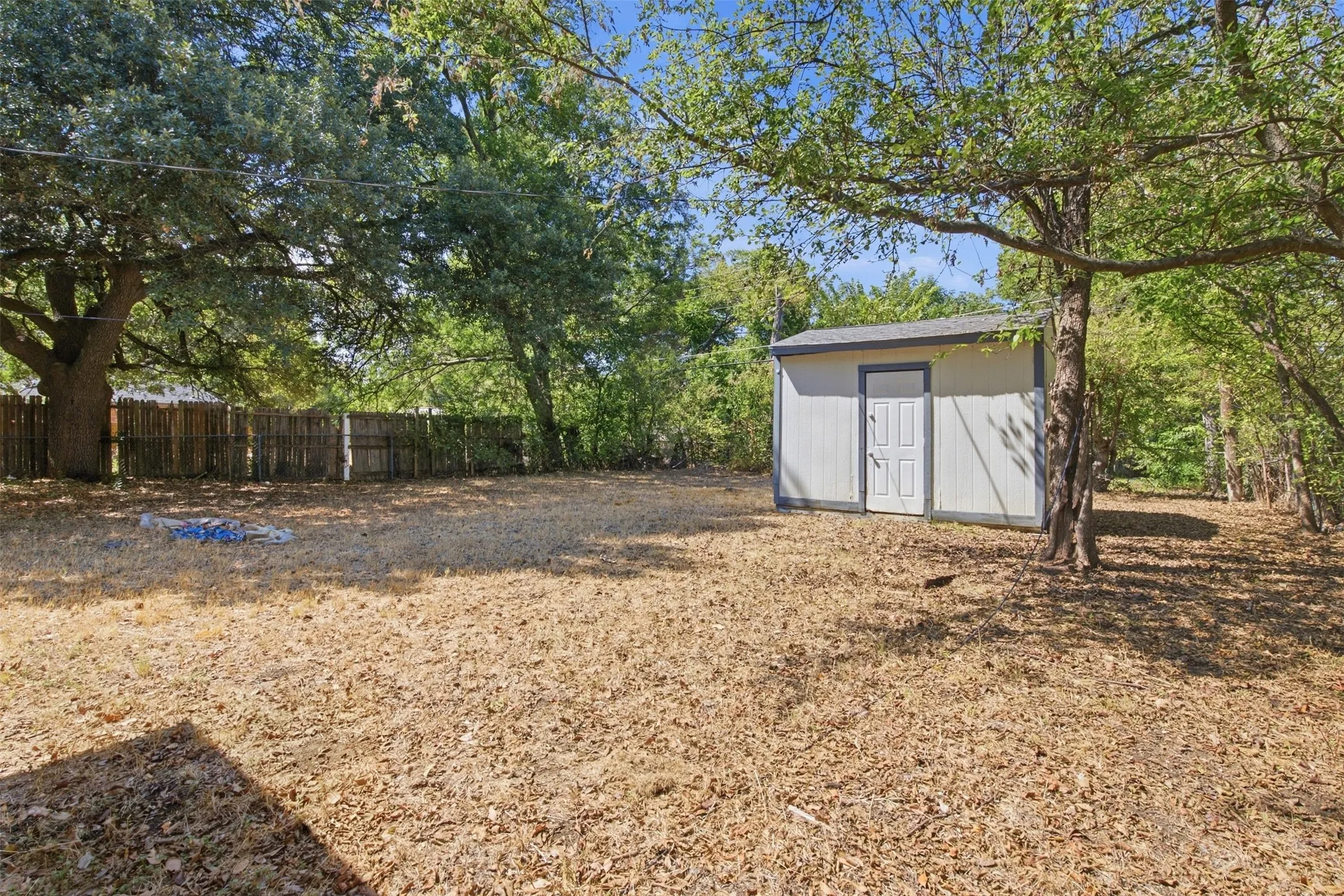 Single Family Residence For Rent in Tarrant County , 1203 Belvedere Drive, Arlington, Texas 76010, 3 Bedroom, 2 Bathroom, 1 Garage spaces, 1,039 Sqft, built in 1955, mls#21398731, Real Estate Agent in Arlington, Homes For Rent in Tarrant county, Homes For Rent in Arlington, Realtor in Arlington Texas, Real Estate Brokerage Independent Realty Texas, Luminita Cordes Realtor