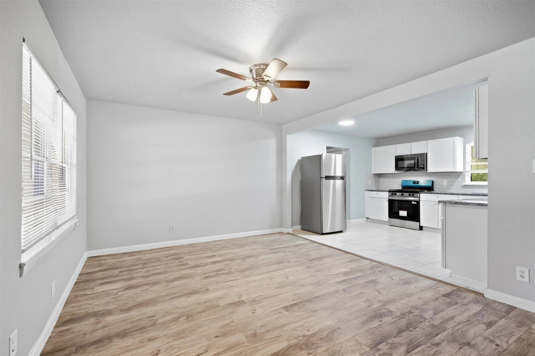 Single Family Residence For Rent in Tarrant County , 1203 Belvedere Drive, Arlington, Texas 76010, 3 Bedroom, 2 Bathroom, 1 Garage spaces, 1,039 Sqft, built in 1955, mls#21398731, Real Estate Agent in Arlington, Homes For Rent in Tarrant county, Homes For Rent in Arlington, Realtor in Arlington Texas, Real Estate Brokerage Independent Realty Texas, Luminita Cordes Realtor