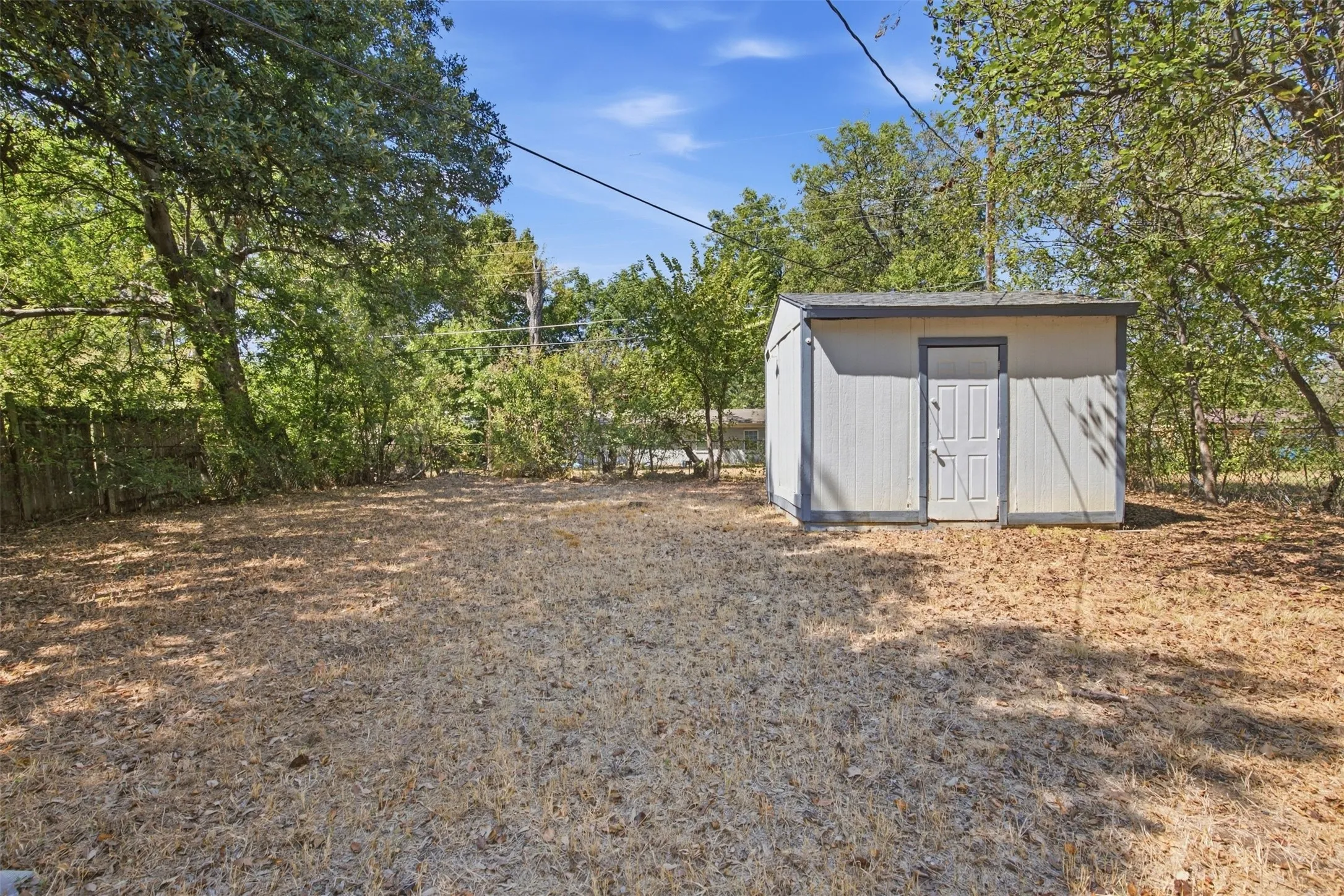 Single Family Residence For Rent in Tarrant County , 1203 Belvedere Drive, Arlington, Texas 76010, 3 Bedroom, 2 Bathroom, 1 Garage spaces, 1,039 Sqft, built in 1955, mls#21398731, Real Estate Agent in Arlington, Homes For Rent in Tarrant county, Homes For Rent in Arlington, Realtor in Arlington Texas, Real Estate Brokerage Independent Realty Texas, Luminita Cordes Realtor
