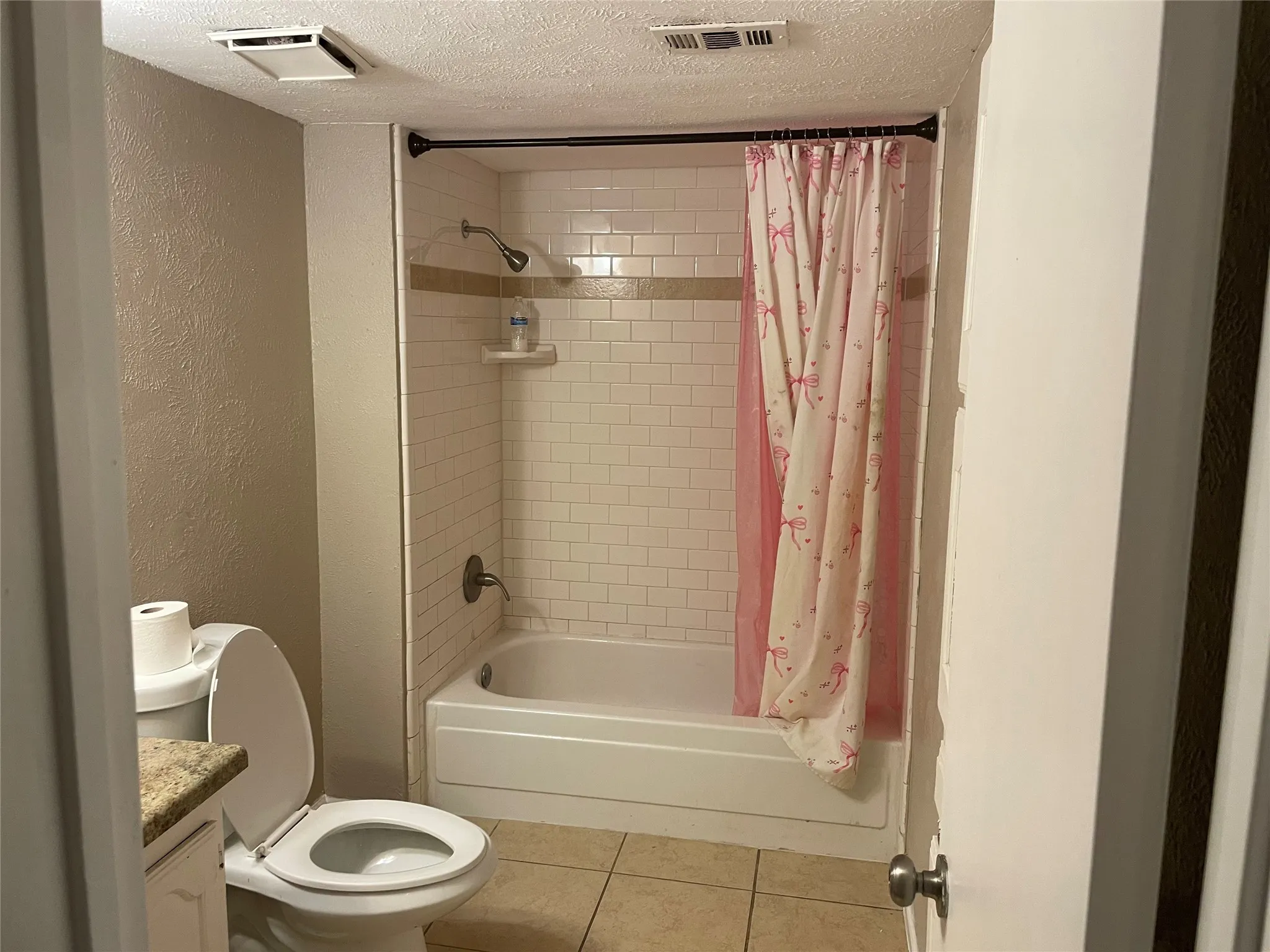 Single Family Residence For Sale in Tarrant County , 3916 Longmeadow Way, Fort Worth, Texas 76133, 3 Bedroom, 2 Bathroom, 2 Garage spaces, 1,711 Sqft, built in 1981, mls#21400726, Real Estate Agent in Fort Worth, Homes For Sale in Tarrant county, Homes For Sale in Fort Worth, Realtor in Fort Worth Texas, Real Estate Brokerage Independent Realty Texas, Luminita Cordes Realtor