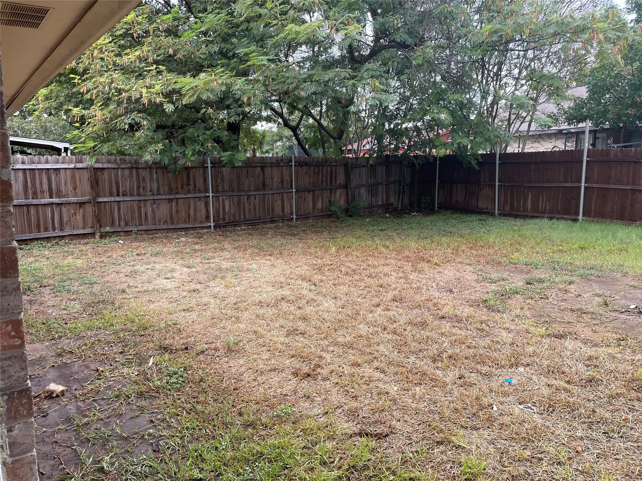 Single Family Residence For Sale in Tarrant County , 3916 Longmeadow Way, Fort Worth, Texas 76133, 3 Bedroom, 2 Bathroom, 2 Garage spaces, 1,711 Sqft, built in 1981, mls#21400726, Real Estate Agent in Fort Worth, Homes For Sale in Tarrant county, Homes For Sale in Fort Worth, Realtor in Fort Worth Texas, Real Estate Brokerage Independent Realty Texas, Luminita Cordes Realtor