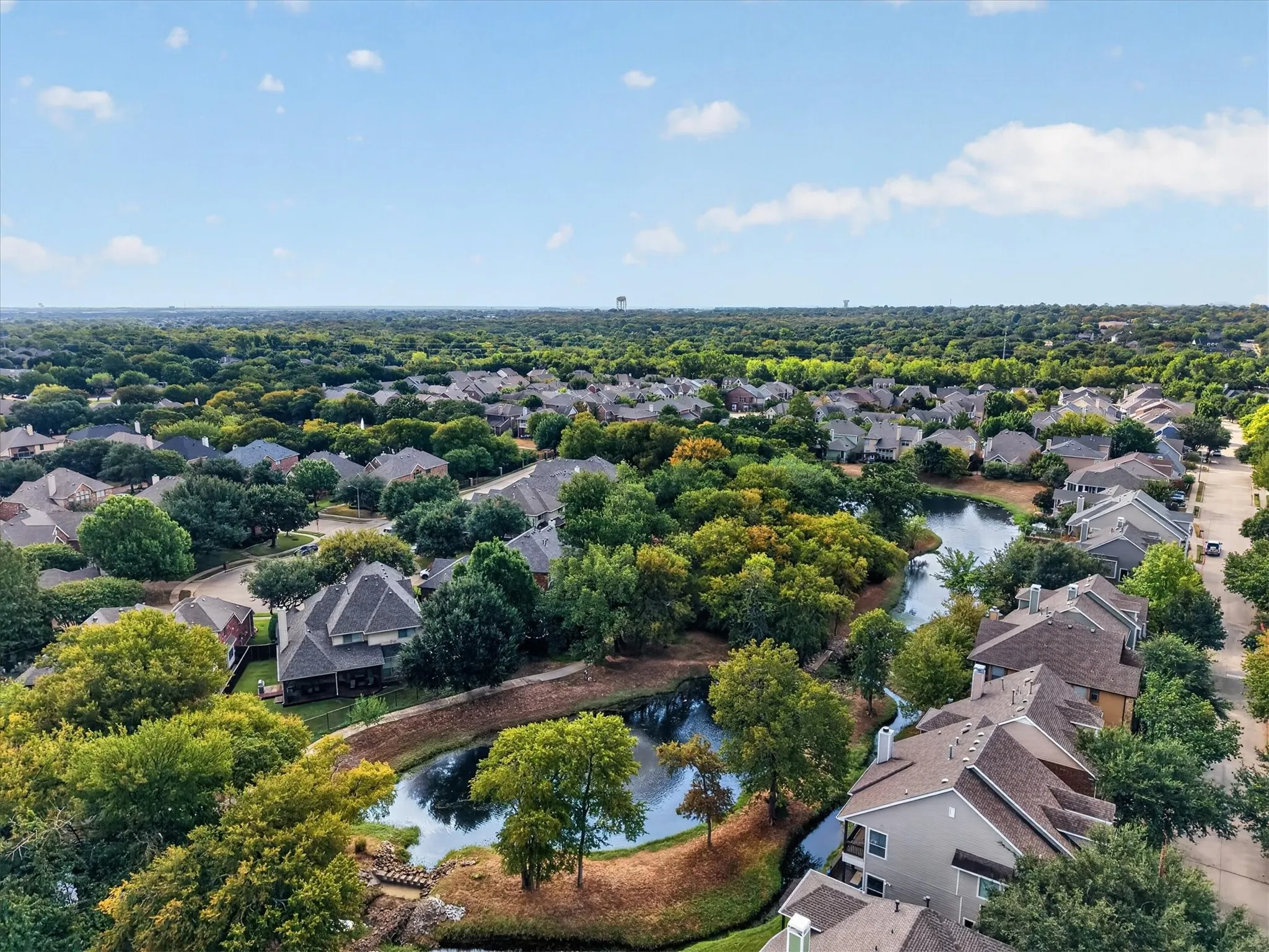 Single Family Residence For Sale in Tarrant County , 2512 Kodiak Circle, Euless, Texas 76039, 4 Bedroom, 4 Bathroom, 2 Garage spaces, 3,273 Sqft, built in 2004, mls#21396240, Real Estate Agent in Euless, Homes For Sale in Tarrant county, Homes For Sale in Euless, Realtor in Euless Texas, Real Estate Brokerage Independent Realty Texas, Luminita Cordes Realtor