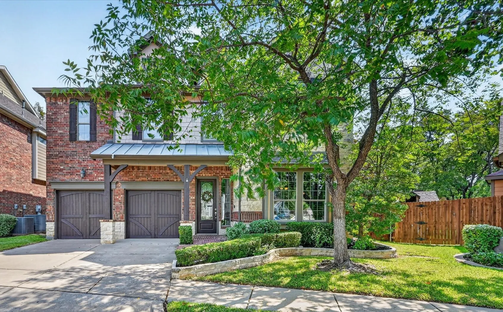 Single Family Residence For Sale in Tarrant County , 2512 Kodiak Circle, Euless, Texas 76039, 4 Bedroom, 4 Bathroom, 2 Garage spaces, 3,273 Sqft, built in 2004, mls#21396240, Real Estate Agent in Euless, Homes For Sale in Tarrant county, Homes For Sale in Euless, Realtor in Euless Texas, Real Estate Brokerage Independent Realty Texas, Luminita Cordes Realtor