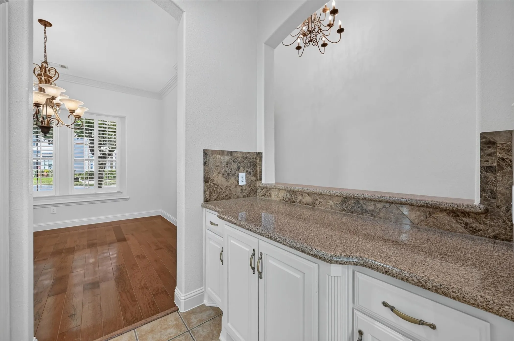 Single Family Residence For Sale in Tarrant County , 2512 Kodiak Circle, Euless, Texas 76039, 4 Bedroom, 4 Bathroom, 2 Garage spaces, 3,273 Sqft, built in 2004, mls#21396240, Real Estate Agent in Euless, Homes For Sale in Tarrant county, Homes For Sale in Euless, Realtor in Euless Texas, Real Estate Brokerage Independent Realty Texas, Luminita Cordes Realtor