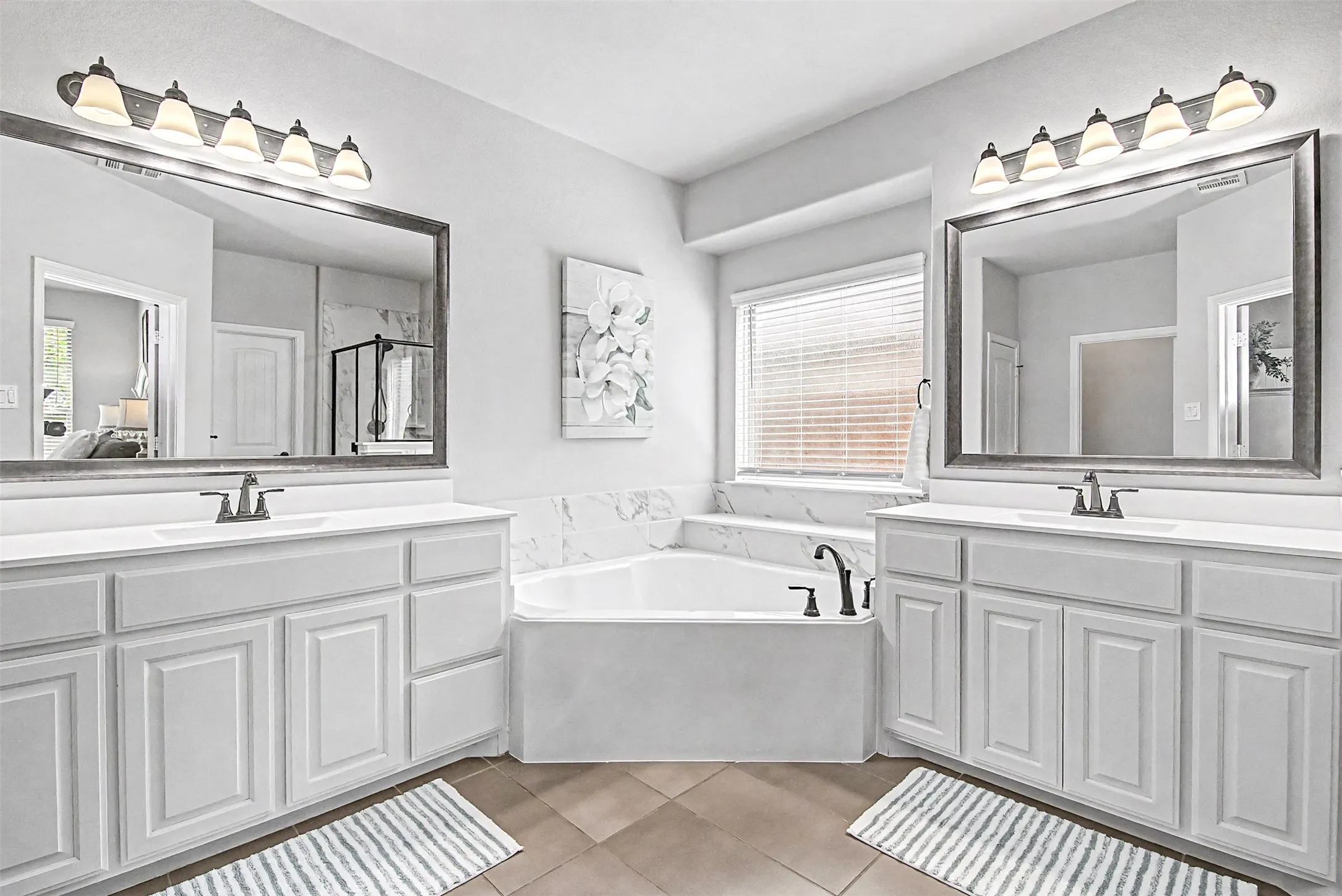 Single Family Residence For Sale in Johnson County , 1025 Whitetail Court, Joshua, Texas 76058, 4 Bedroom, 4 Bathroom, 2 Garage spaces, 3,472 Sqft, built in 2020, mls#21385467, Real Estate Agent in Joshua, Homes For Sale in Johnson county, Homes For Sale in Joshua, Realtor in Joshua Texas, Real Estate Brokerage Independent Realty Texas, Luminita Cordes Realtor