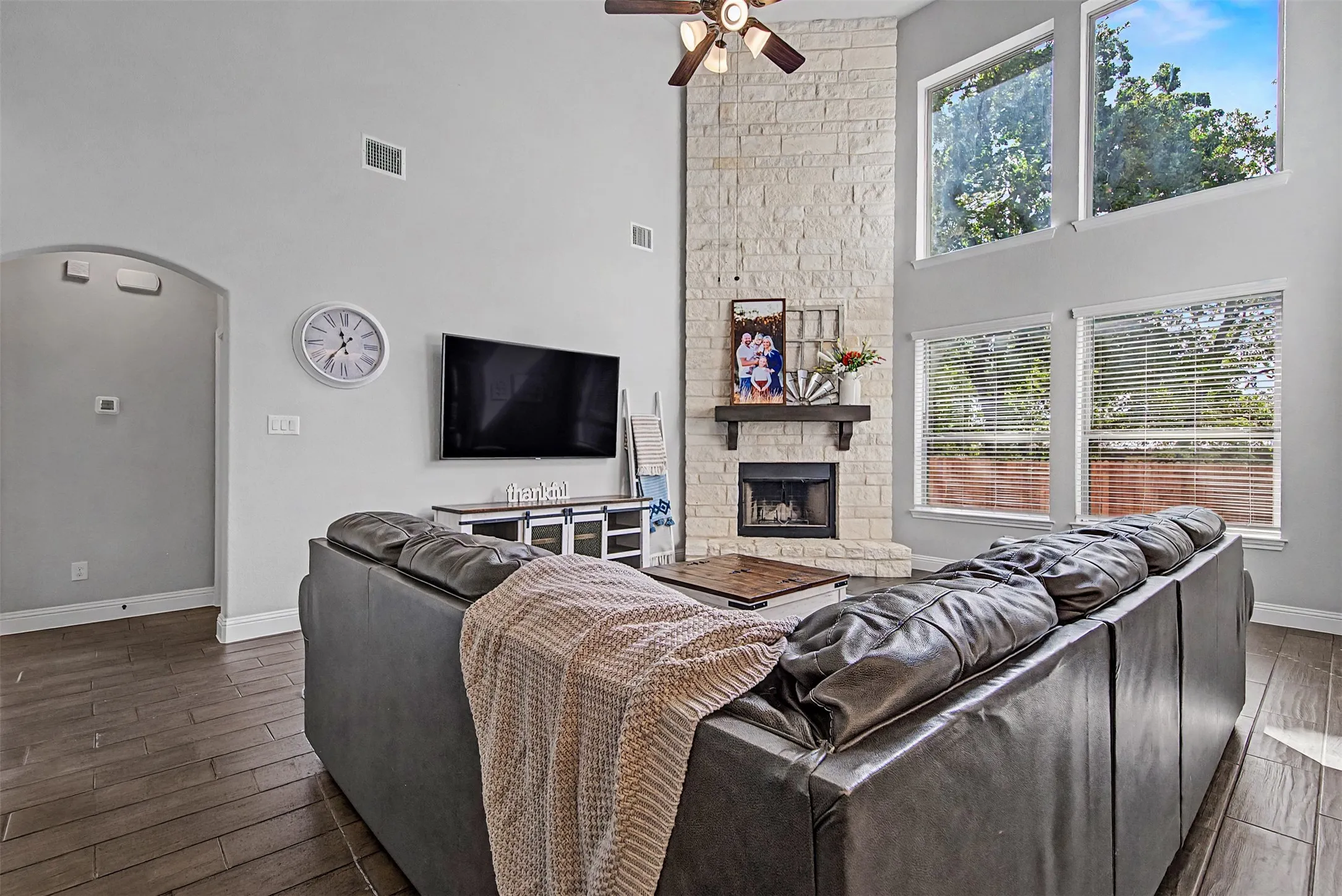 Single Family Residence For Sale in Johnson County , 1025 Whitetail Court, Joshua, Texas 76058, 4 Bedroom, 4 Bathroom, 2 Garage spaces, 3,472 Sqft, built in 2020, mls#21385467, Real Estate Agent in Joshua, Homes For Sale in Johnson county, Homes For Sale in Joshua, Realtor in Joshua Texas, Real Estate Brokerage Independent Realty Texas, Luminita Cordes Realtor