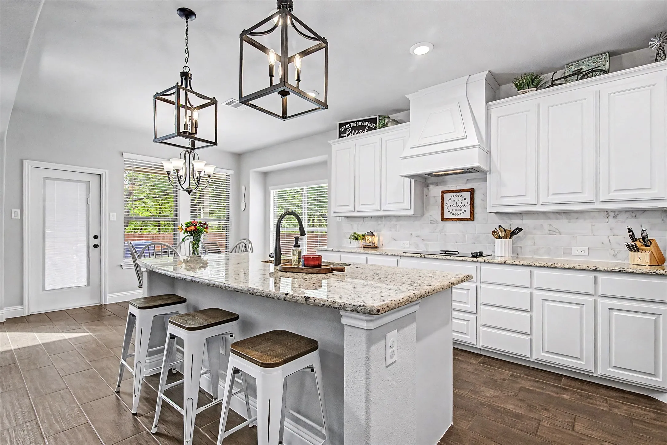 Single Family Residence For Sale in Johnson County , 1025 Whitetail Court, Joshua, Texas 76058, 4 Bedroom, 4 Bathroom, 2 Garage spaces, 3,472 Sqft, built in 2020, mls#21385467, Real Estate Agent in Joshua, Homes For Sale in Johnson county, Homes For Sale in Joshua, Realtor in Joshua Texas, Real Estate Brokerage Independent Realty Texas, Luminita Cordes Realtor