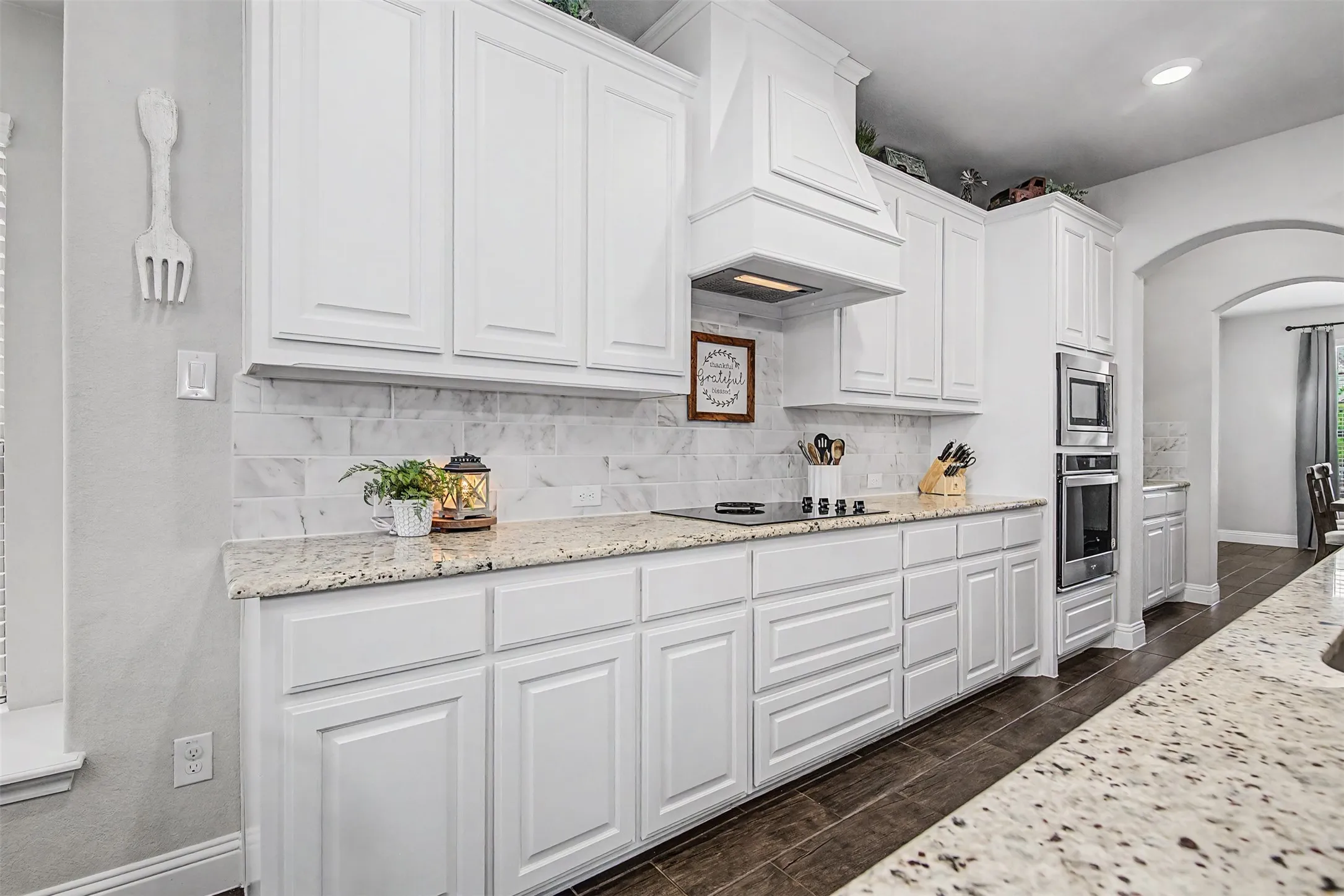 Single Family Residence For Sale in Johnson County , 1025 Whitetail Court, Joshua, Texas 76058, 4 Bedroom, 4 Bathroom, 2 Garage spaces, 3,472 Sqft, built in 2020, mls#21385467, Real Estate Agent in Joshua, Homes For Sale in Johnson county, Homes For Sale in Joshua, Realtor in Joshua Texas, Real Estate Brokerage Independent Realty Texas, Luminita Cordes Realtor