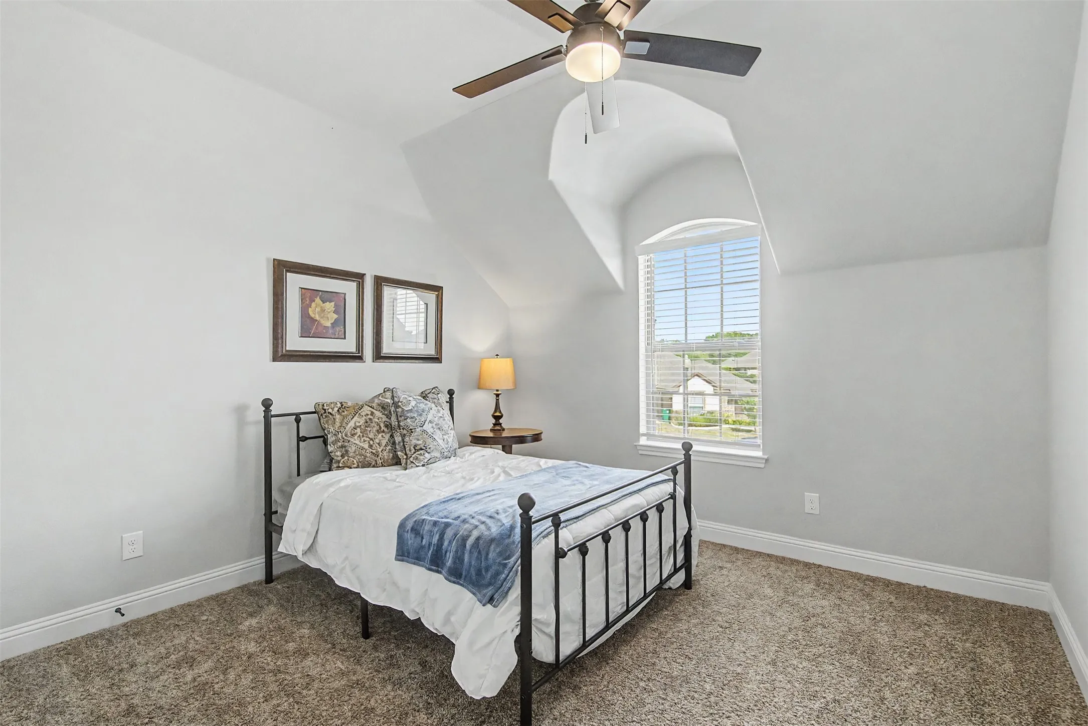 Single Family Residence For Sale in Johnson County , 1025 Whitetail Court, Joshua, Texas 76058, 4 Bedroom, 4 Bathroom, 2 Garage spaces, 3,472 Sqft, built in 2020, mls#21385467, Real Estate Agent in Joshua, Homes For Sale in Johnson county, Homes For Sale in Joshua, Realtor in Joshua Texas, Real Estate Brokerage Independent Realty Texas, Luminita Cordes Realtor