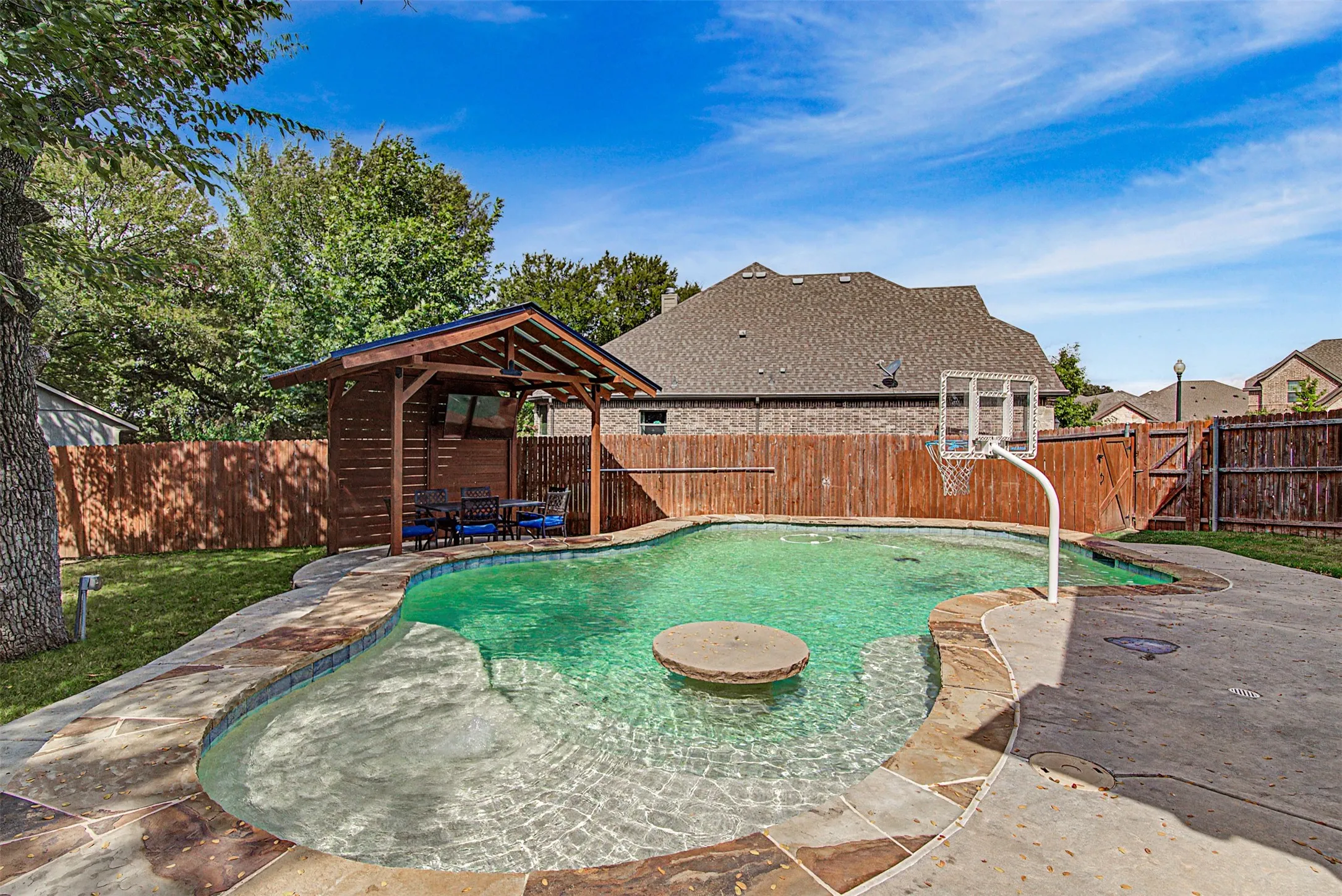 Single Family Residence For Sale in Johnson County , 1025 Whitetail Court, Joshua, Texas 76058, 4 Bedroom, 4 Bathroom, 2 Garage spaces, 3,472 Sqft, built in 2020, mls#21385467, Real Estate Agent in Joshua, Homes For Sale in Johnson county, Homes For Sale in Joshua, Realtor in Joshua Texas, Real Estate Brokerage Independent Realty Texas, Luminita Cordes Realtor