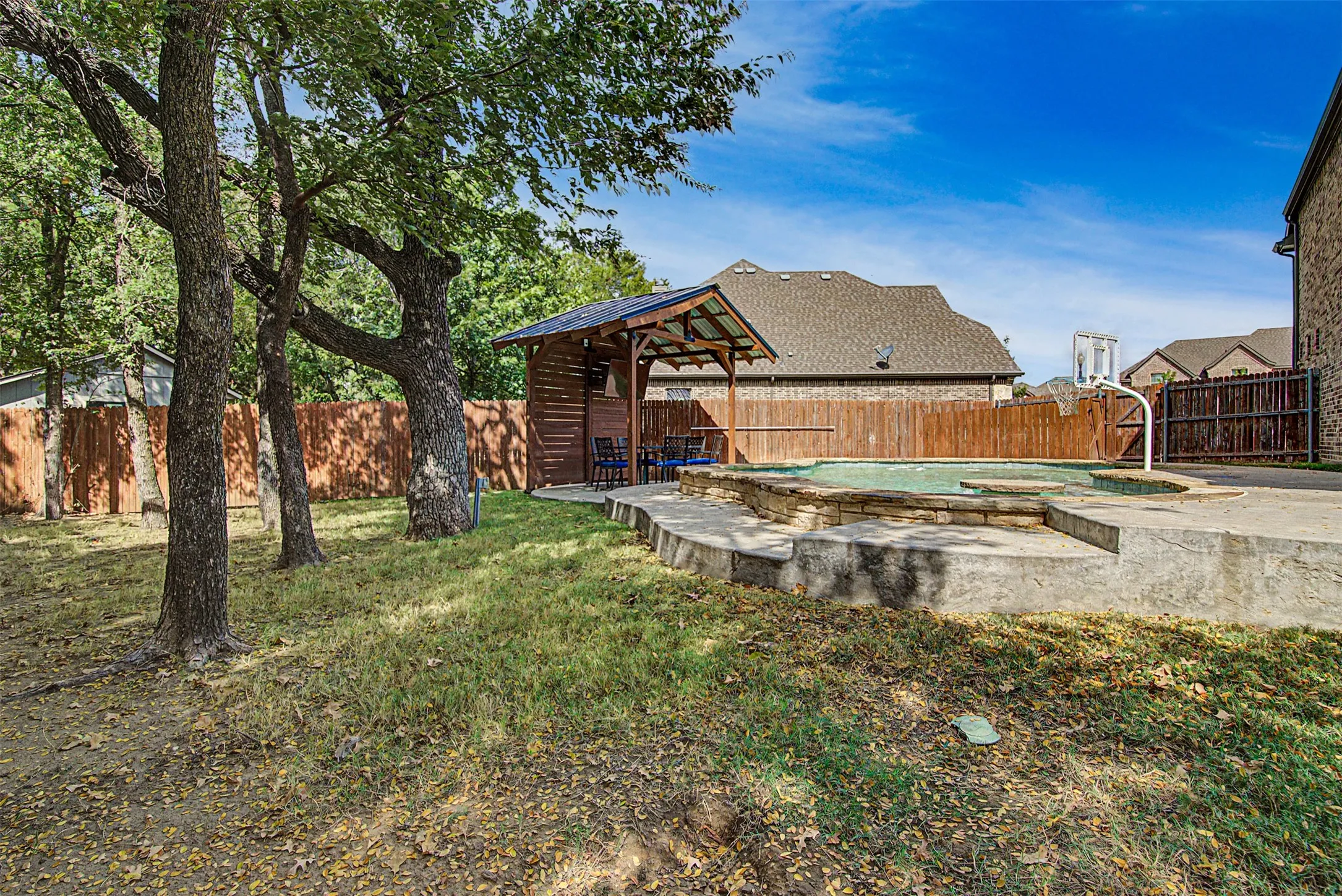 Single Family Residence For Sale in Johnson County , 1025 Whitetail Court, Joshua, Texas 76058, 4 Bedroom, 4 Bathroom, 2 Garage spaces, 3,472 Sqft, built in 2020, mls#21385467, Real Estate Agent in Joshua, Homes For Sale in Johnson county, Homes For Sale in Joshua, Realtor in Joshua Texas, Real Estate Brokerage Independent Realty Texas, Luminita Cordes Realtor