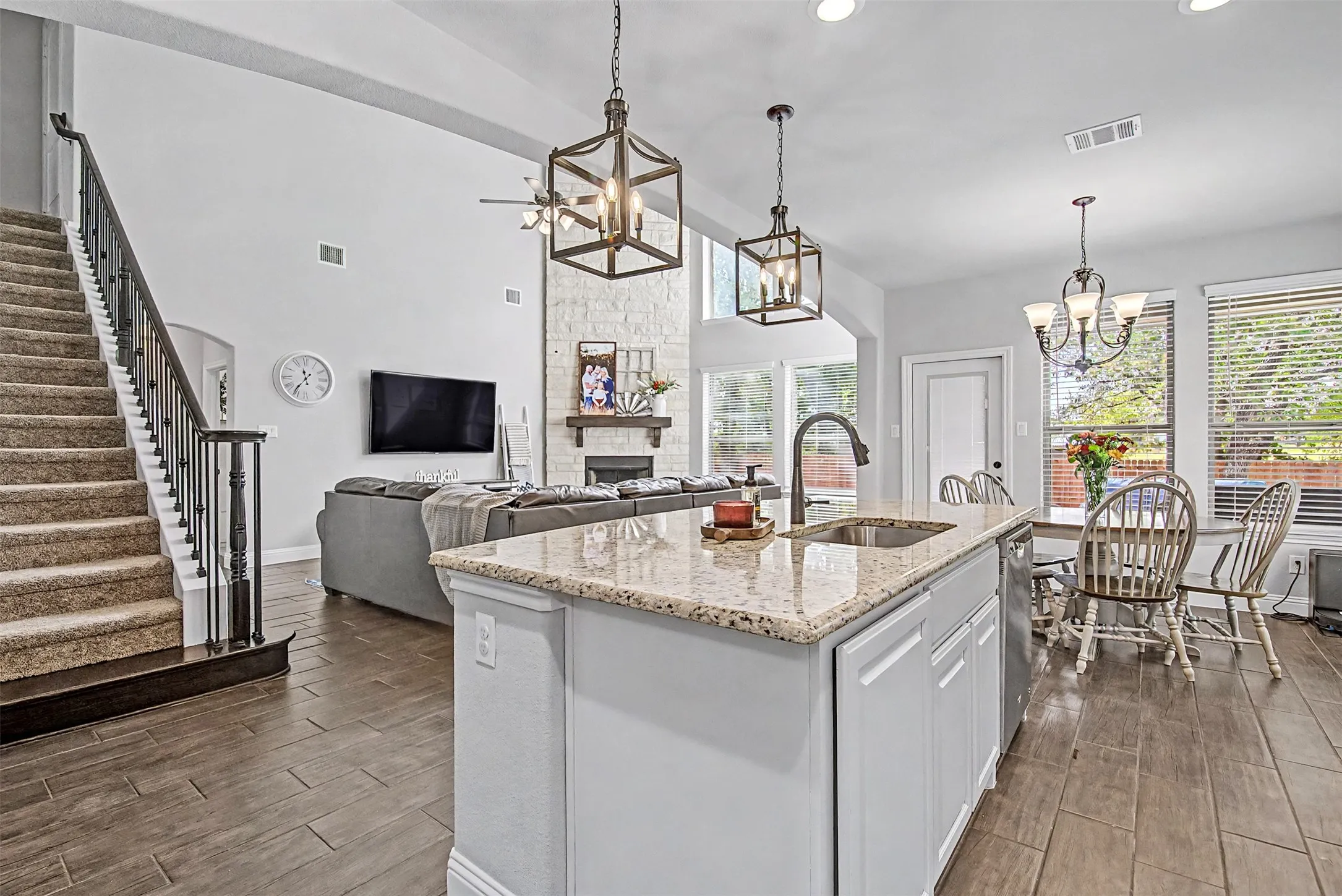 Single Family Residence For Sale in Johnson County , 1025 Whitetail Court, Joshua, Texas 76058, 4 Bedroom, 4 Bathroom, 2 Garage spaces, 3,472 Sqft, built in 2020, mls#21385467, Real Estate Agent in Joshua, Homes For Sale in Johnson county, Homes For Sale in Joshua, Realtor in Joshua Texas, Real Estate Brokerage Independent Realty Texas, Luminita Cordes Realtor