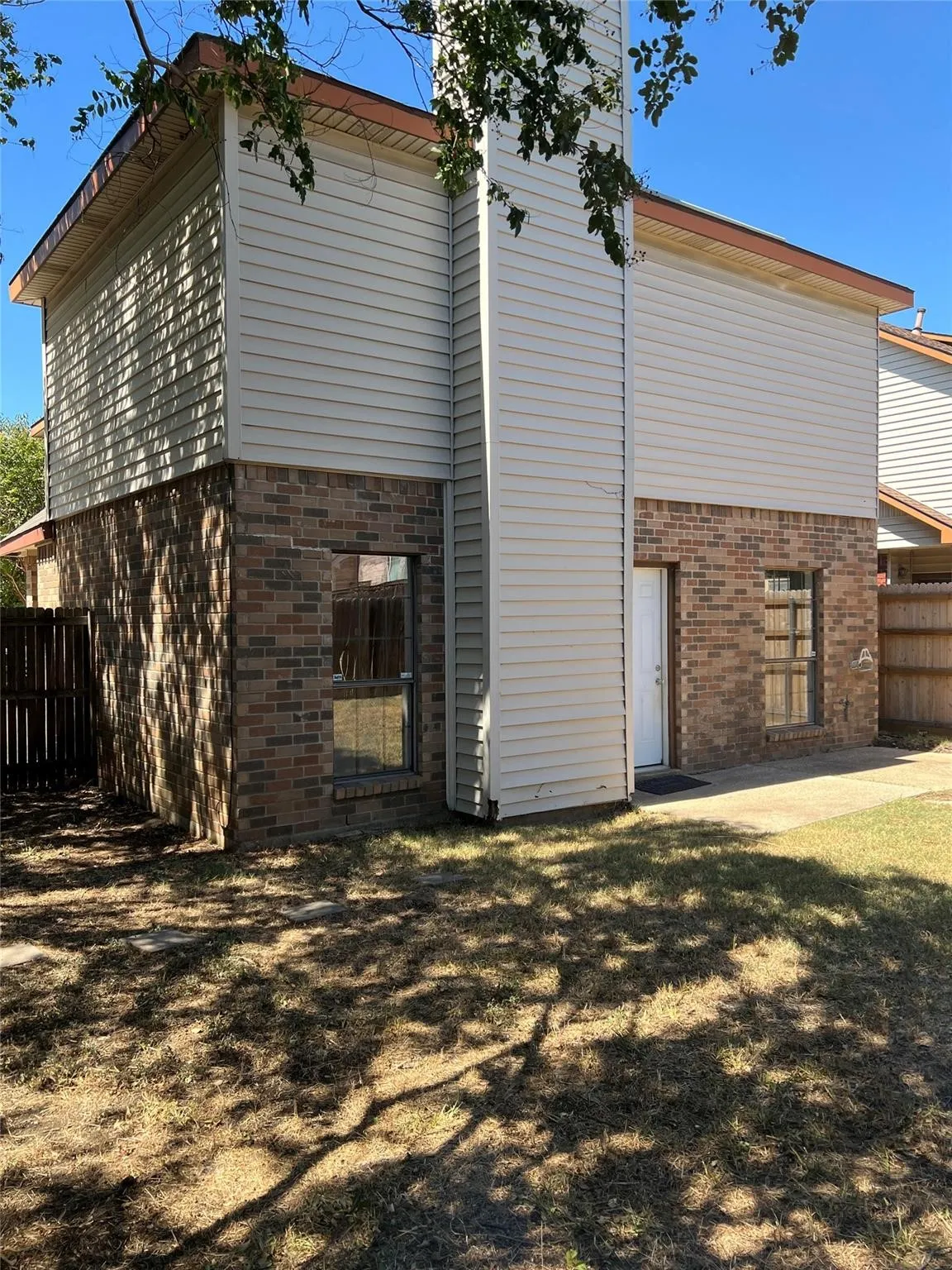 Single Family Residence For Rent in Denton County , 3116 Renaissance Drive, Dallas, Texas 75287, 3 Bedroom, 3 Bathroom, 2 Garage spaces, 1,734 Sqft, built in 1986, mls#21391257, Real Estate Agent in Dallas, Homes For Rent in Denton county, Homes For Rent in Dallas, Realtor in Dallas Texas, Real Estate Brokerage Independent Realty Texas, Luminita Cordes Realtor