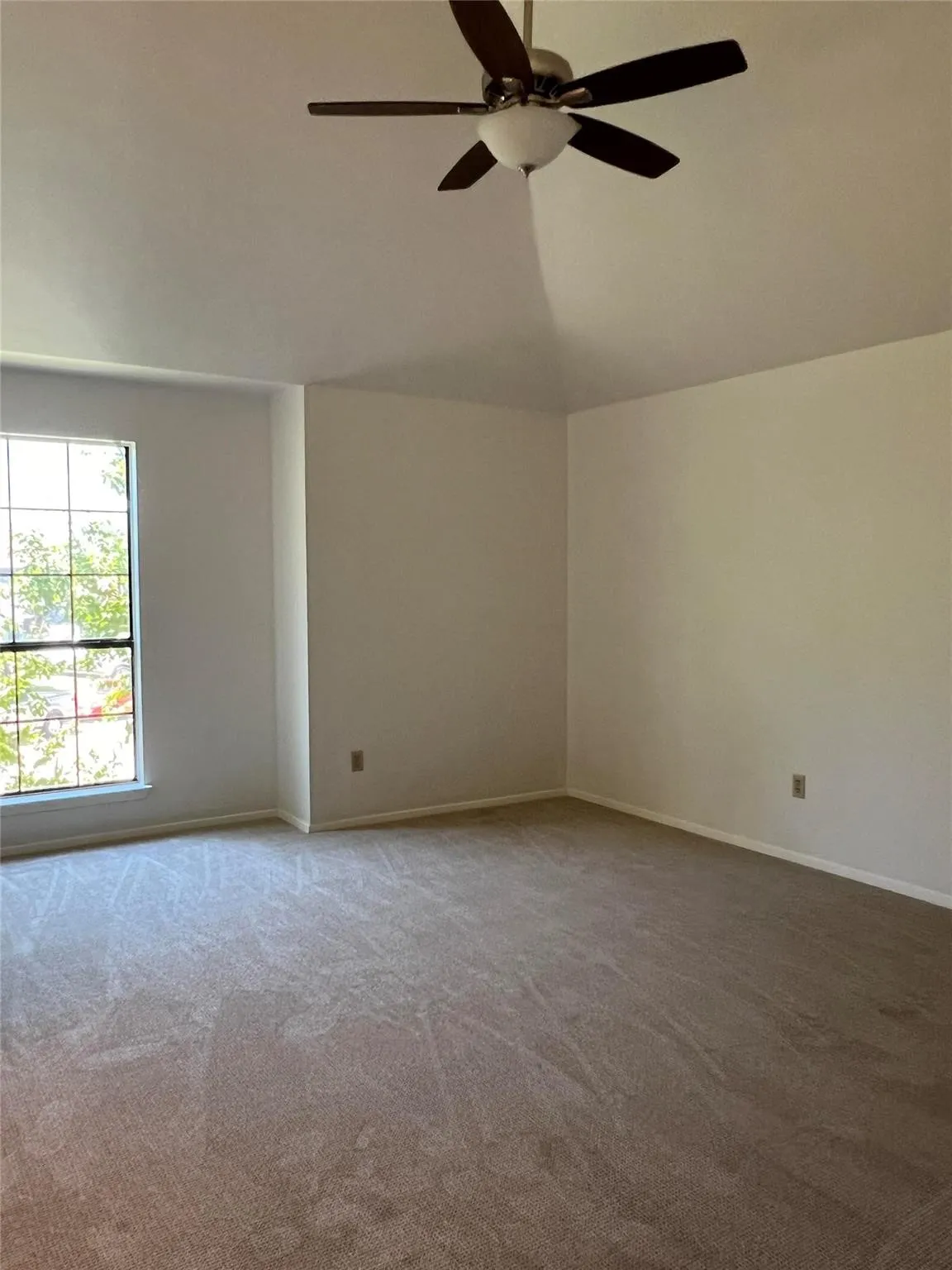 Single Family Residence For Rent in Denton County , 3116 Renaissance Drive, Dallas, Texas 75287, 3 Bedroom, 3 Bathroom, 2 Garage spaces, 1,734 Sqft, built in 1986, mls#21391257, Real Estate Agent in Dallas, Homes For Rent in Denton county, Homes For Rent in Dallas, Realtor in Dallas Texas, Real Estate Brokerage Independent Realty Texas, Luminita Cordes Realtor