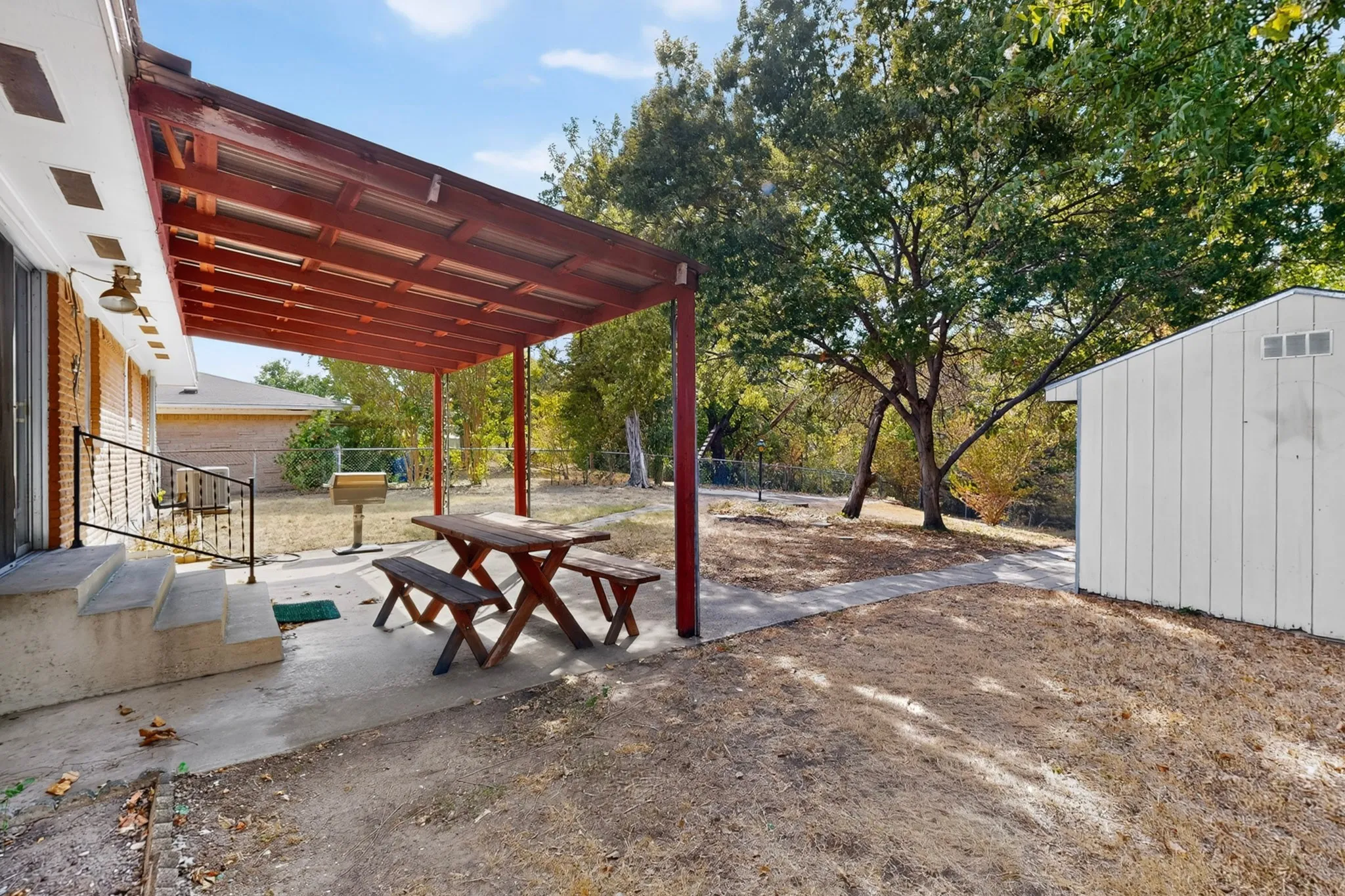 Single Family Residence For Sale in Dallas County , 3719 Rock Bluff Drive, Dallas, Texas 75227, 3 Bedroom, 2 Bathroom, 2 Garage spaces, 1,639 Sqft, built in 1960, mls#21400535, Real Estate Agent in Dallas, Homes For Sale in Dallas county, Homes For Sale in Dallas, Realtor in Dallas Texas, Real Estate Brokerage Independent Realty Texas, Luminita Cordes Realtor