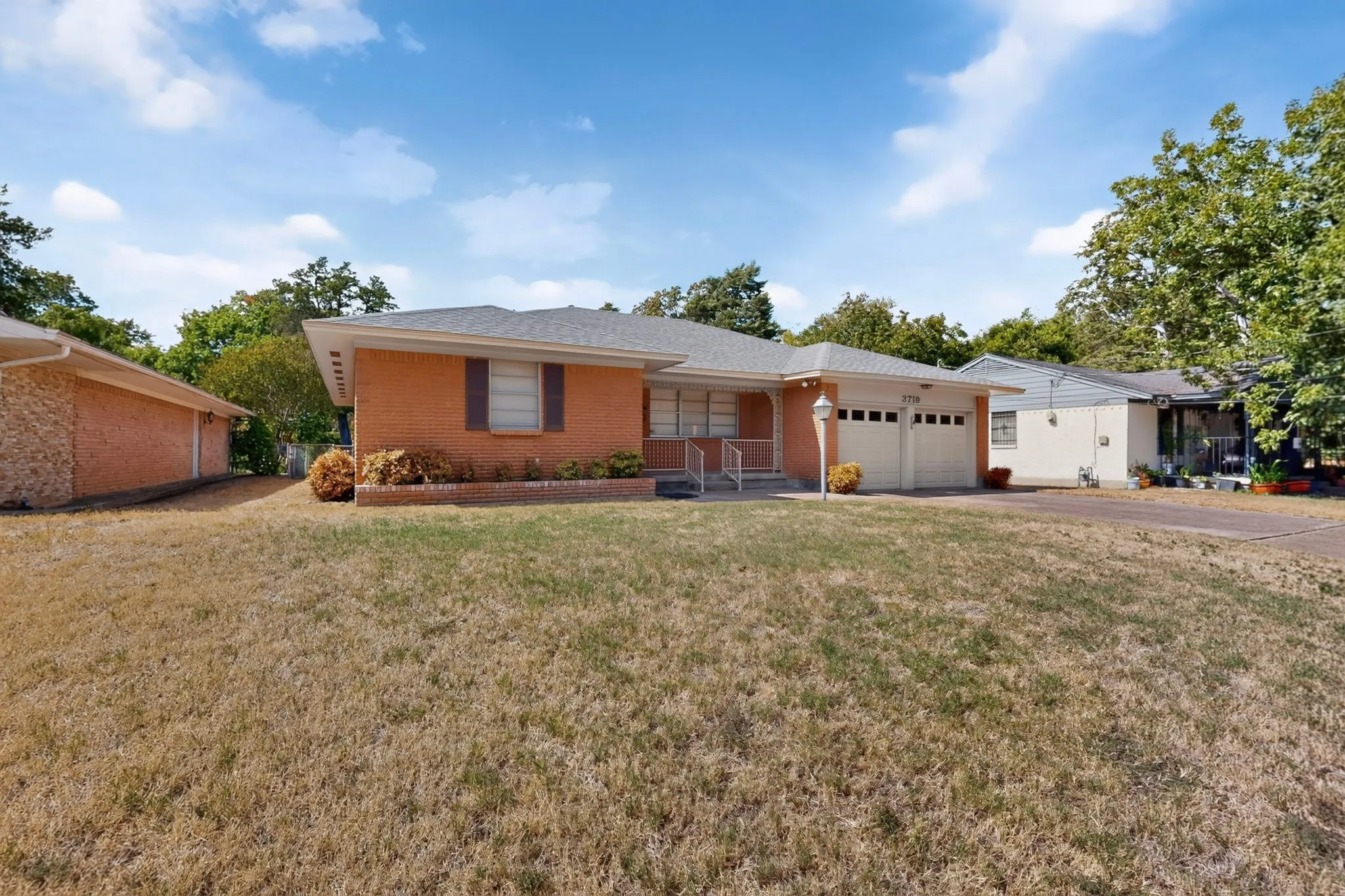 Single Family Residence For Sale in Dallas County , 3719 Rock Bluff Drive, Dallas, Texas 75227, 3 Bedroom, 2 Bathroom, 2 Garage spaces, 1,639 Sqft, built in 1960, mls#21400535, Real Estate Agent in Dallas, Homes For Sale in Dallas county, Homes For Sale in Dallas, Realtor in Dallas Texas, Real Estate Brokerage Independent Realty Texas, Luminita Cordes Realtor