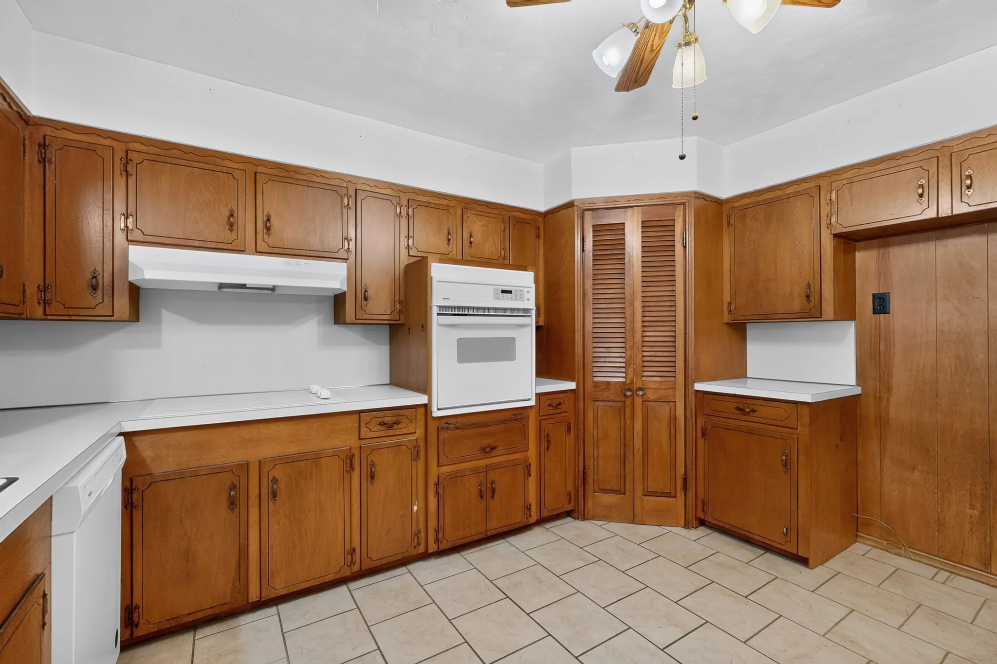 Single Family Residence For Sale in Dallas County , 3719 Rock Bluff Drive, Dallas, Texas 75227, 3 Bedroom, 2 Bathroom, 2 Garage spaces, 1,639 Sqft, built in 1960, mls#21400535, Real Estate Agent in Dallas, Homes For Sale in Dallas county, Homes For Sale in Dallas, Realtor in Dallas Texas, Real Estate Brokerage Independent Realty Texas, Luminita Cordes Realtor