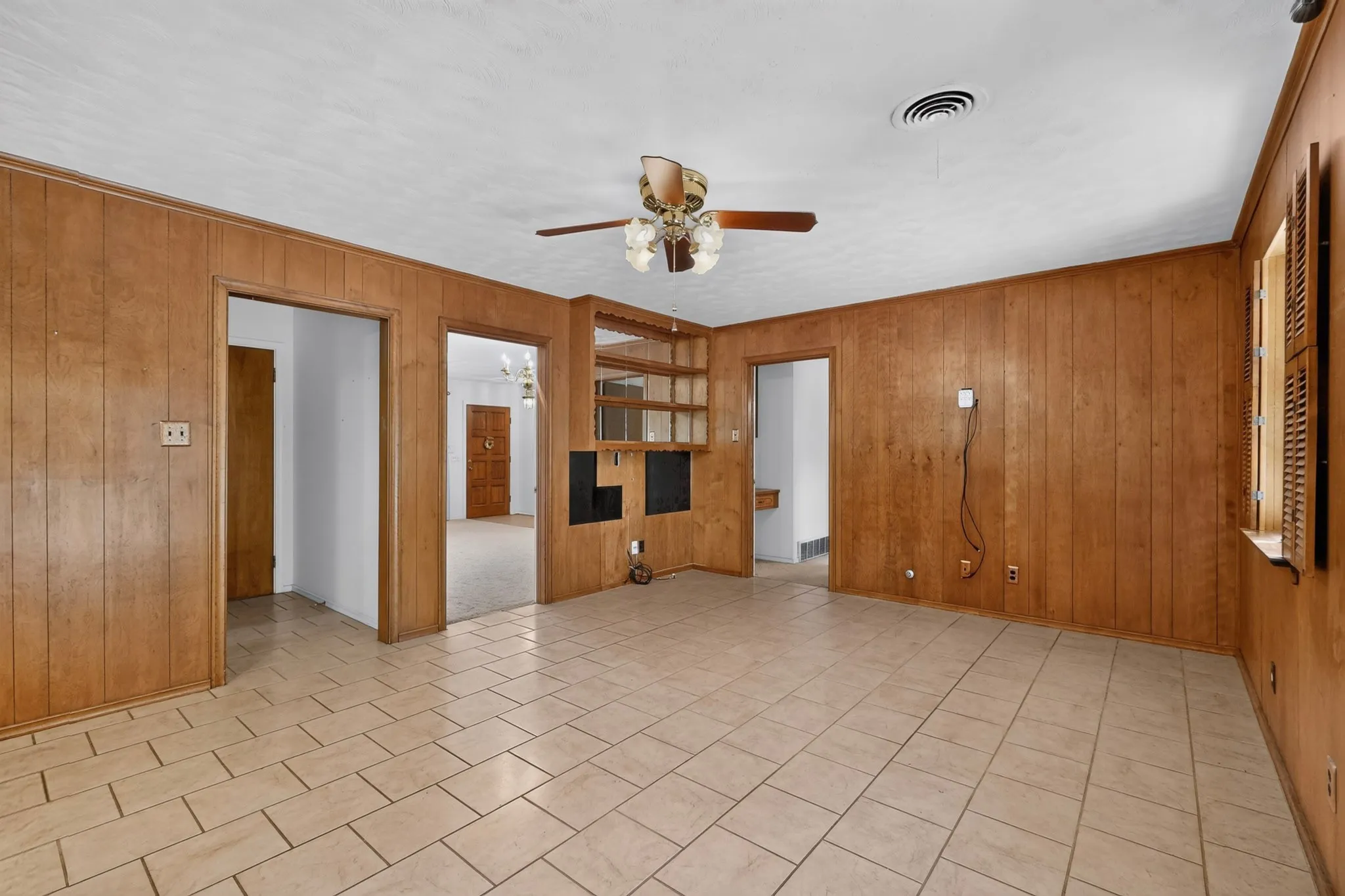Single Family Residence For Sale in Dallas County , 3719 Rock Bluff Drive, Dallas, Texas 75227, 3 Bedroom, 2 Bathroom, 2 Garage spaces, 1,639 Sqft, built in 1960, mls#21400535, Real Estate Agent in Dallas, Homes For Sale in Dallas county, Homes For Sale in Dallas, Realtor in Dallas Texas, Real Estate Brokerage Independent Realty Texas, Luminita Cordes Realtor