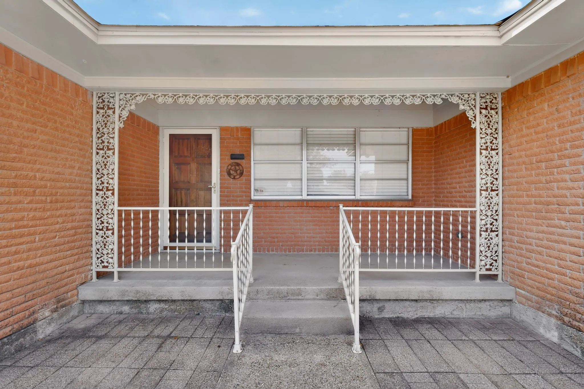 Single Family Residence For Sale in Dallas County , 3719 Rock Bluff Drive, Dallas, Texas 75227, 3 Bedroom, 2 Bathroom, 2 Garage spaces, 1,639 Sqft, built in 1960, mls#21400535, Real Estate Agent in Dallas, Homes For Sale in Dallas county, Homes For Sale in Dallas, Realtor in Dallas Texas, Real Estate Brokerage Independent Realty Texas, Luminita Cordes Realtor