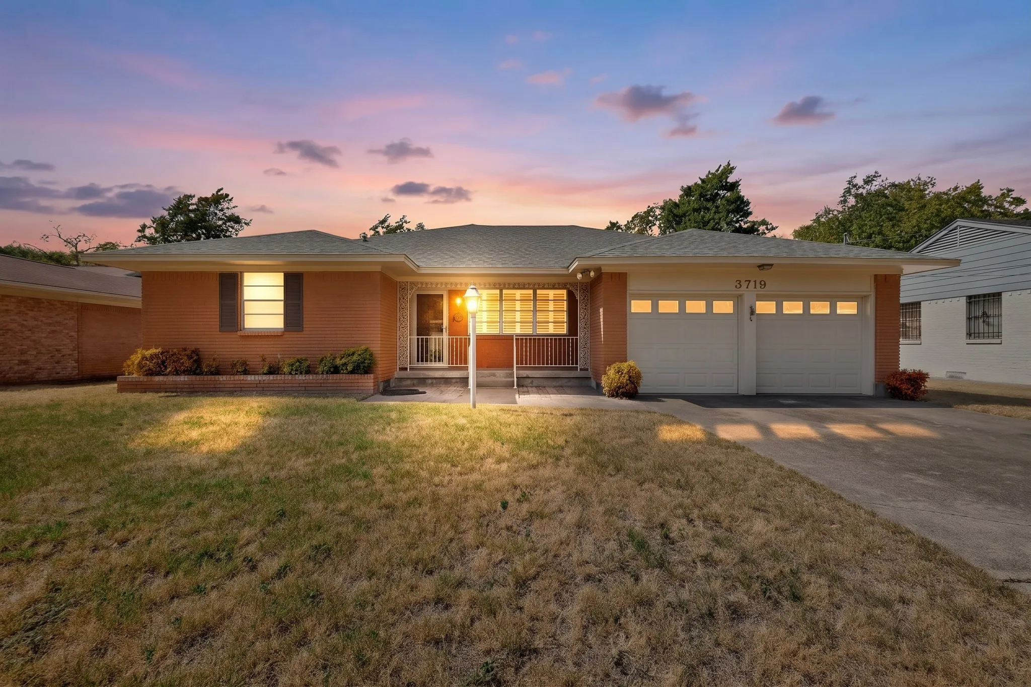 Single Family Residence For Sale in Dallas County , 3719 Rock Bluff Drive, Dallas, Texas 75227, 3 Bedroom, 2 Bathroom, 2 Garage spaces, 1,639 Sqft, built in 1960, mls#21400535, Real Estate Agent in Dallas, Homes For Sale in Dallas county, Homes For Sale in Dallas, Realtor in Dallas Texas, Real Estate Brokerage Independent Realty Texas, Luminita Cordes Realtor
