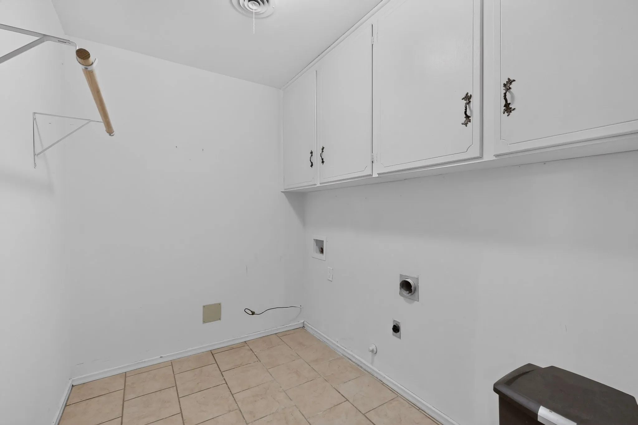 Single Family Residence For Sale in Dallas County , 3719 Rock Bluff Drive, Dallas, Texas 75227, 3 Bedroom, 2 Bathroom, 2 Garage spaces, 1,639 Sqft, built in 1960, mls#21400535, Real Estate Agent in Dallas, Homes For Sale in Dallas county, Homes For Sale in Dallas, Realtor in Dallas Texas, Real Estate Brokerage Independent Realty Texas, Luminita Cordes Realtor