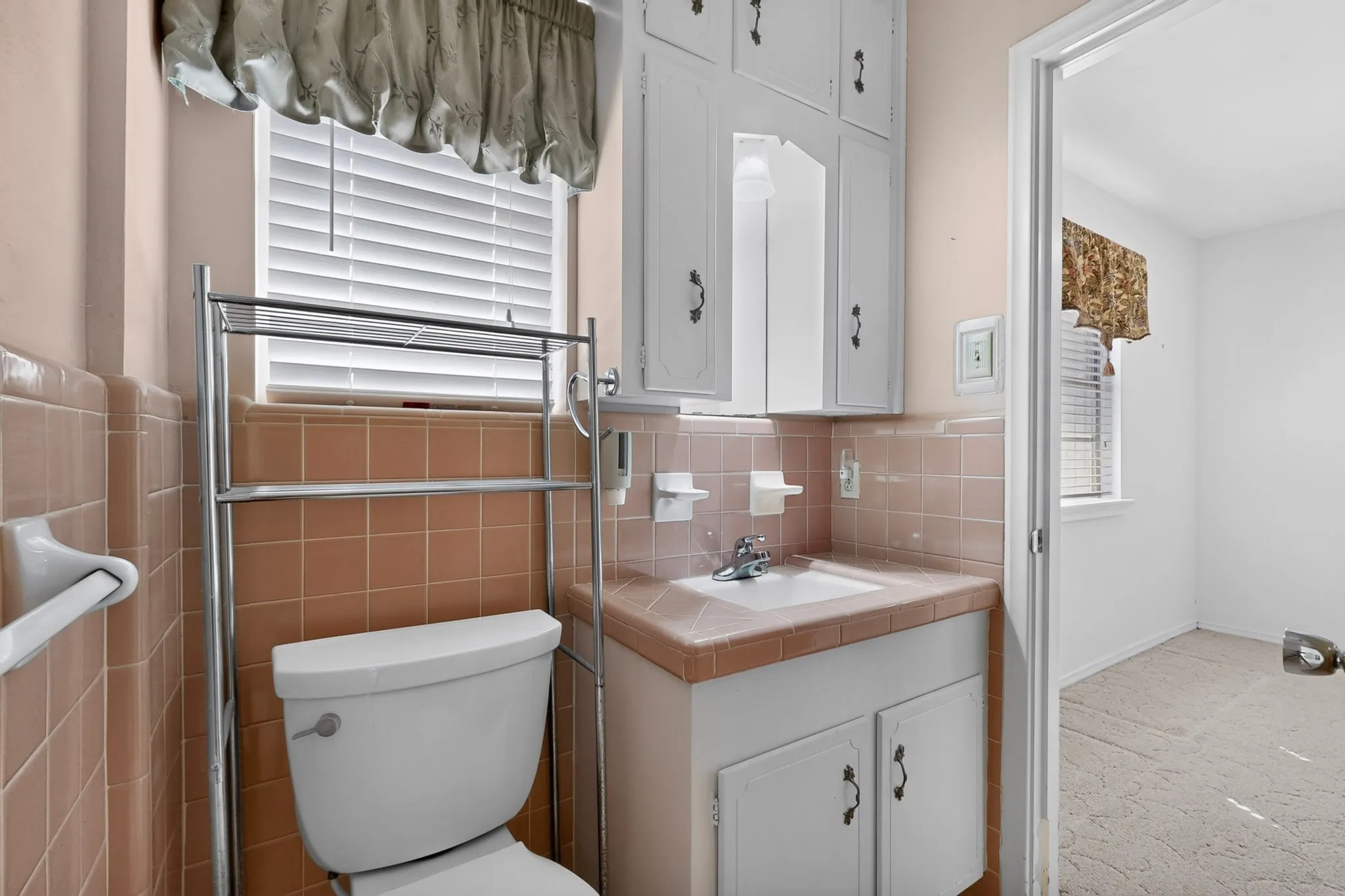 Single Family Residence For Sale in Dallas County , 3719 Rock Bluff Drive, Dallas, Texas 75227, 3 Bedroom, 2 Bathroom, 2 Garage spaces, 1,639 Sqft, built in 1960, mls#21400535, Real Estate Agent in Dallas, Homes For Sale in Dallas county, Homes For Sale in Dallas, Realtor in Dallas Texas, Real Estate Brokerage Independent Realty Texas, Luminita Cordes Realtor