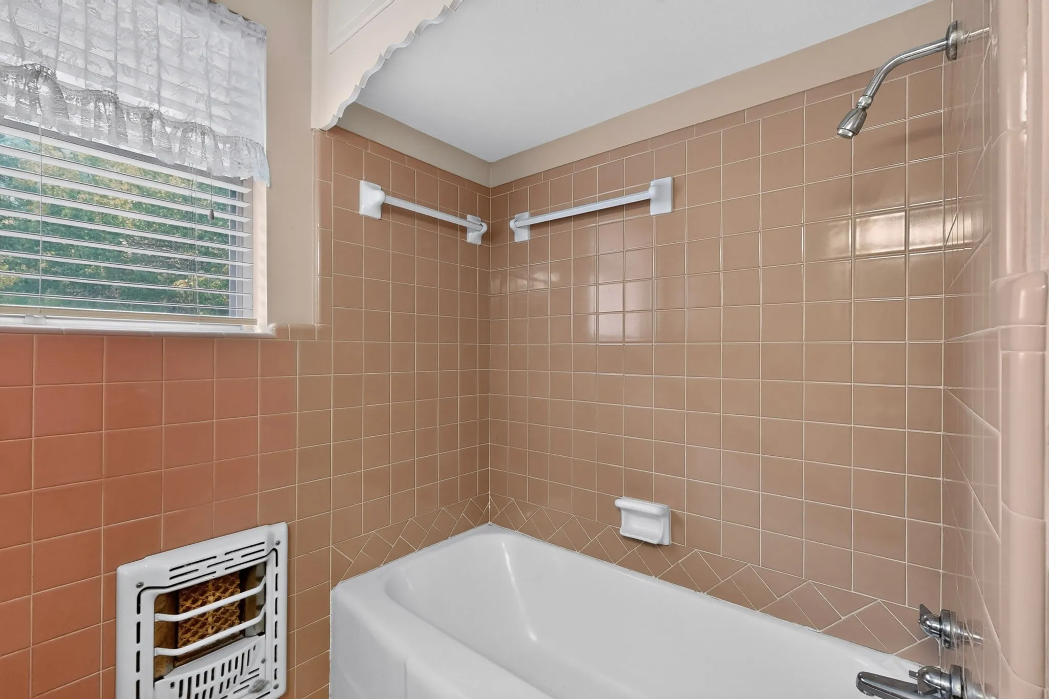 Single Family Residence For Sale in Dallas County , 3719 Rock Bluff Drive, Dallas, Texas 75227, 3 Bedroom, 2 Bathroom, 2 Garage spaces, 1,639 Sqft, built in 1960, mls#21400535, Real Estate Agent in Dallas, Homes For Sale in Dallas county, Homes For Sale in Dallas, Realtor in Dallas Texas, Real Estate Brokerage Independent Realty Texas, Luminita Cordes Realtor