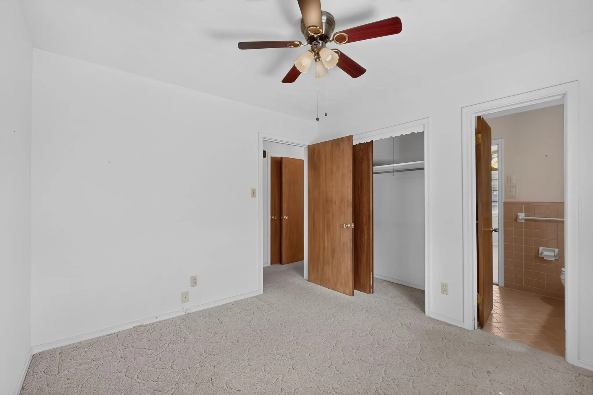 Single Family Residence For Sale in Dallas County , 3719 Rock Bluff Drive, Dallas, Texas 75227, 3 Bedroom, 2 Bathroom, 2 Garage spaces, 1,639 Sqft, built in 1960, mls#21400535, Real Estate Agent in Dallas, Homes For Sale in Dallas county, Homes For Sale in Dallas, Realtor in Dallas Texas, Real Estate Brokerage Independent Realty Texas, Luminita Cordes Realtor