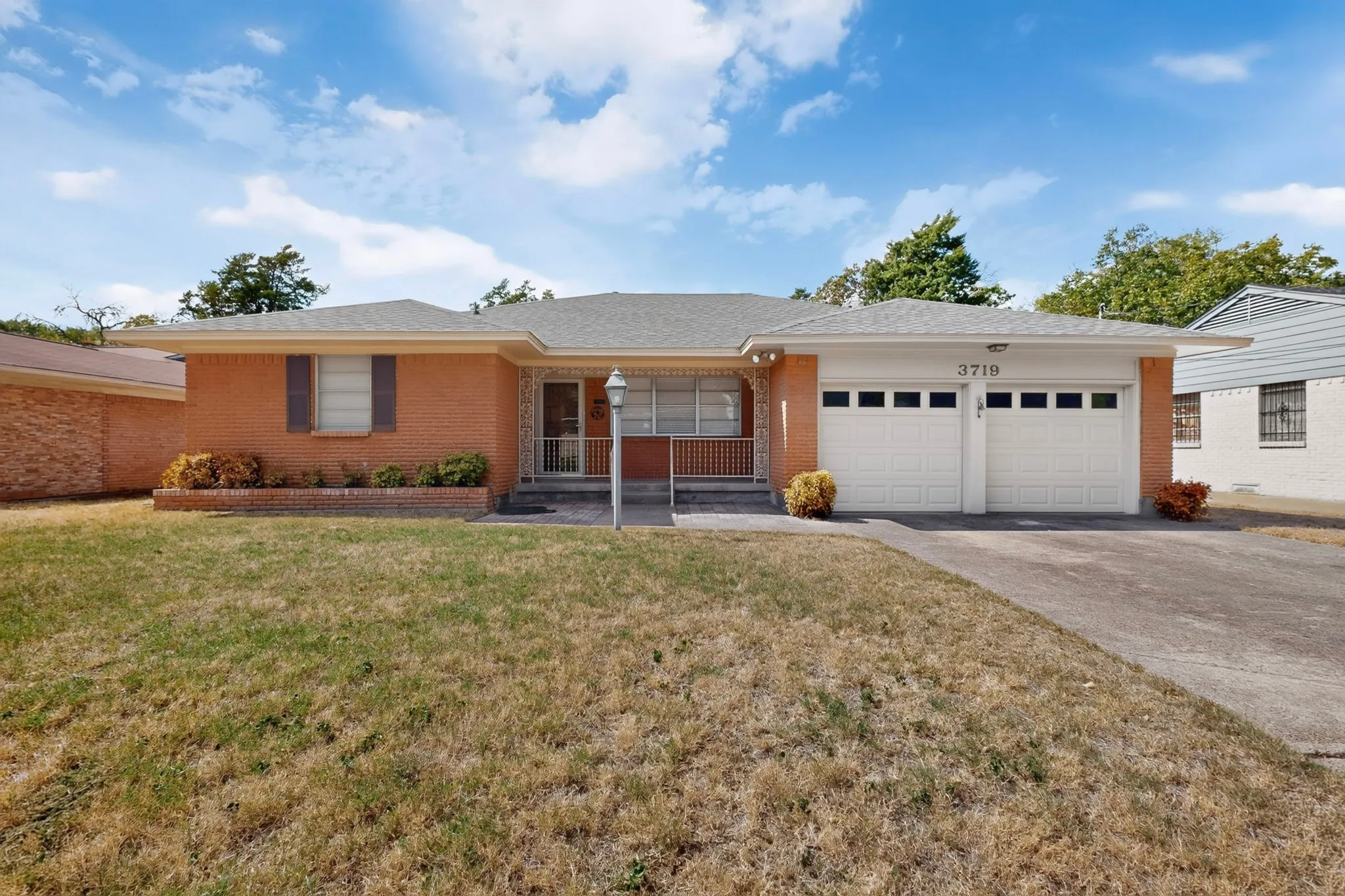 Single Family Residence For Sale in Dallas County , 3719 Rock Bluff Drive, Dallas, Texas 75227, 3 Bedroom, 2 Bathroom, 2 Garage spaces, 1,639 Sqft, built in 1960, mls#21400535, Real Estate Agent in Dallas, Homes For Sale in Dallas county, Homes For Sale in Dallas, Realtor in Dallas Texas, Real Estate Brokerage Independent Realty Texas, Luminita Cordes Realtor