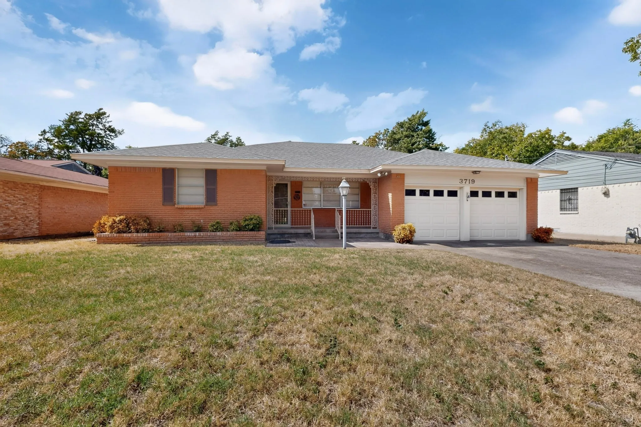 Single Family Residence For Sale in Dallas County , 3719 Rock Bluff Drive, Dallas, Texas 75227, 3 Bedroom, 2 Bathroom, 2 Garage spaces, 1,639 Sqft, built in 1960, mls#21400535, Real Estate Agent in Dallas, Homes For Sale in Dallas county, Homes For Sale in Dallas, Realtor in Dallas Texas, Real Estate Brokerage Independent Realty Texas, Luminita Cordes Realtor