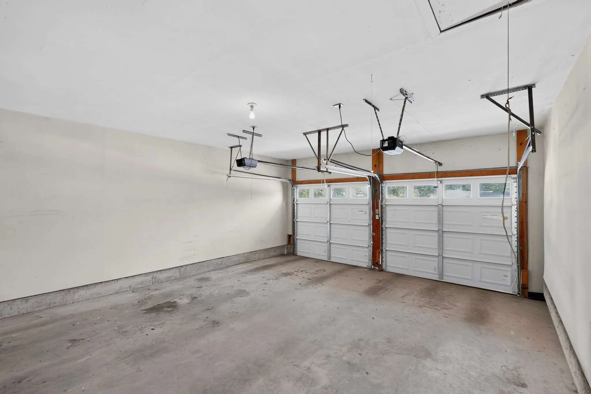 Single Family Residence For Sale in Dallas County , 3719 Rock Bluff Drive, Dallas, Texas 75227, 3 Bedroom, 2 Bathroom, 2 Garage spaces, 1,639 Sqft, built in 1960, mls#21400535, Real Estate Agent in Dallas, Homes For Sale in Dallas county, Homes For Sale in Dallas, Realtor in Dallas Texas, Real Estate Brokerage Independent Realty Texas, Luminita Cordes Realtor