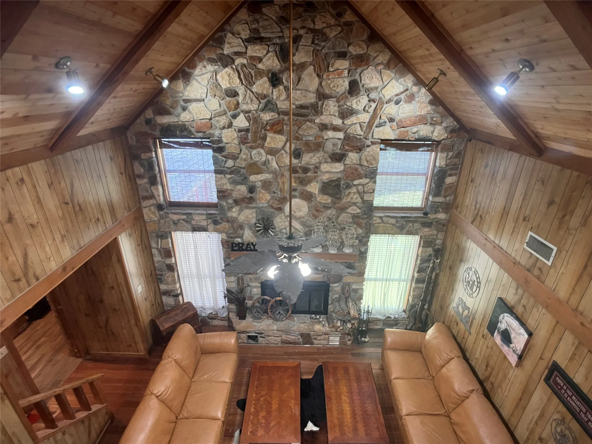 Massive Rock Fireplace, rocked to ceiling   LR