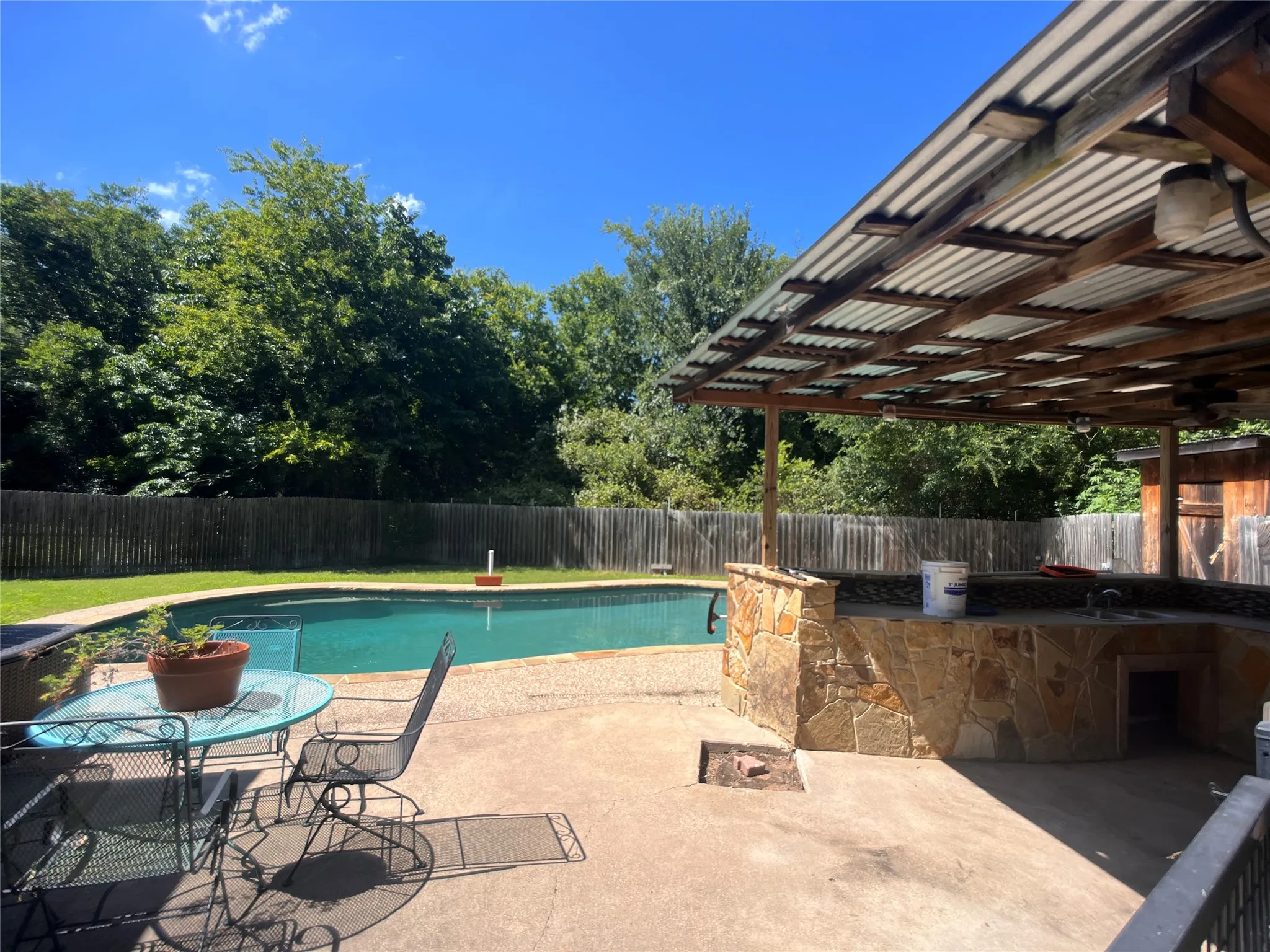 Outdoor Bar at Pool
