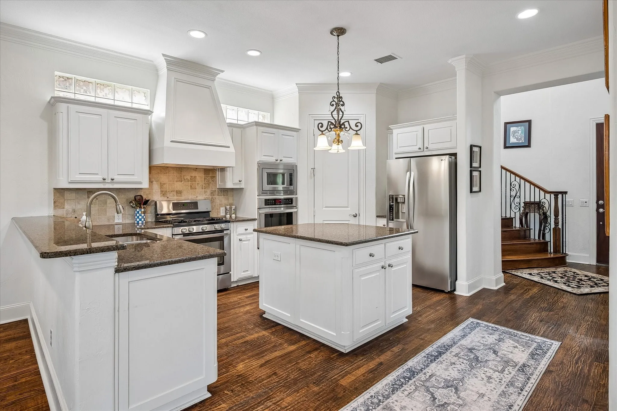 Single Family Residence For Sale in Dallas County , 5936 Preston Gate Court, Dallas, Texas 75230, 3 Bedroom, 4 Bathroom, 2 Garage spaces, 3,345 Sqft, built in 2006, mls#21391027, Real Estate Agent in Dallas, Homes For Sale in Dallas county, Homes For Sale in Dallas, Realtor in Dallas Texas, Real Estate Brokerage Independent Realty Texas, Luminita Cordes Realtor