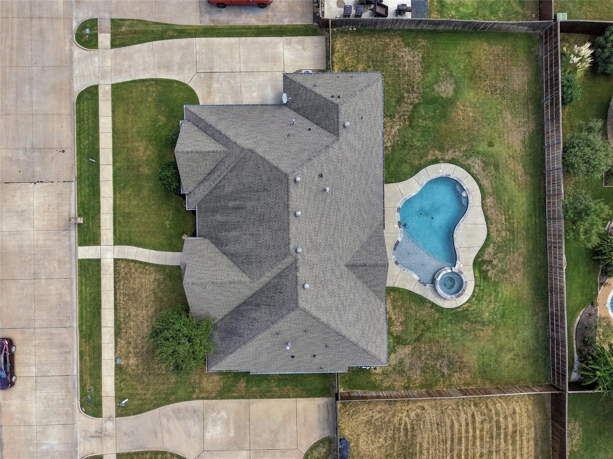 Single Family Residence For Sale in Ellis County , 317 Covington Lane, Ovilla, Texas 75154, 4 Bedroom, 3 Bathroom, 3 Garage spaces, 2,932 Sqft, built in 2014, mls#21399453, Real Estate Agent in Ovilla, Homes For Sale in Ellis county, Homes For Sale in Ovilla, Realtor in Ovilla Texas, Real Estate Brokerage Independent Realty Texas, Luminita Cordes Realtor