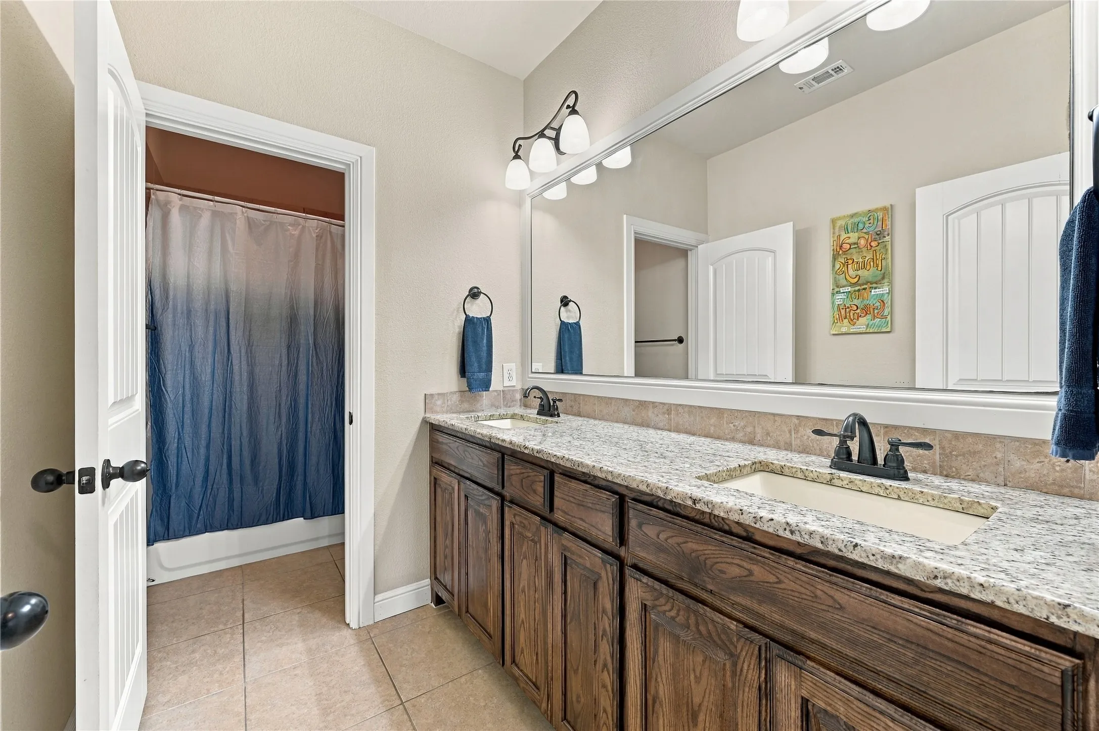 Secondary full bath