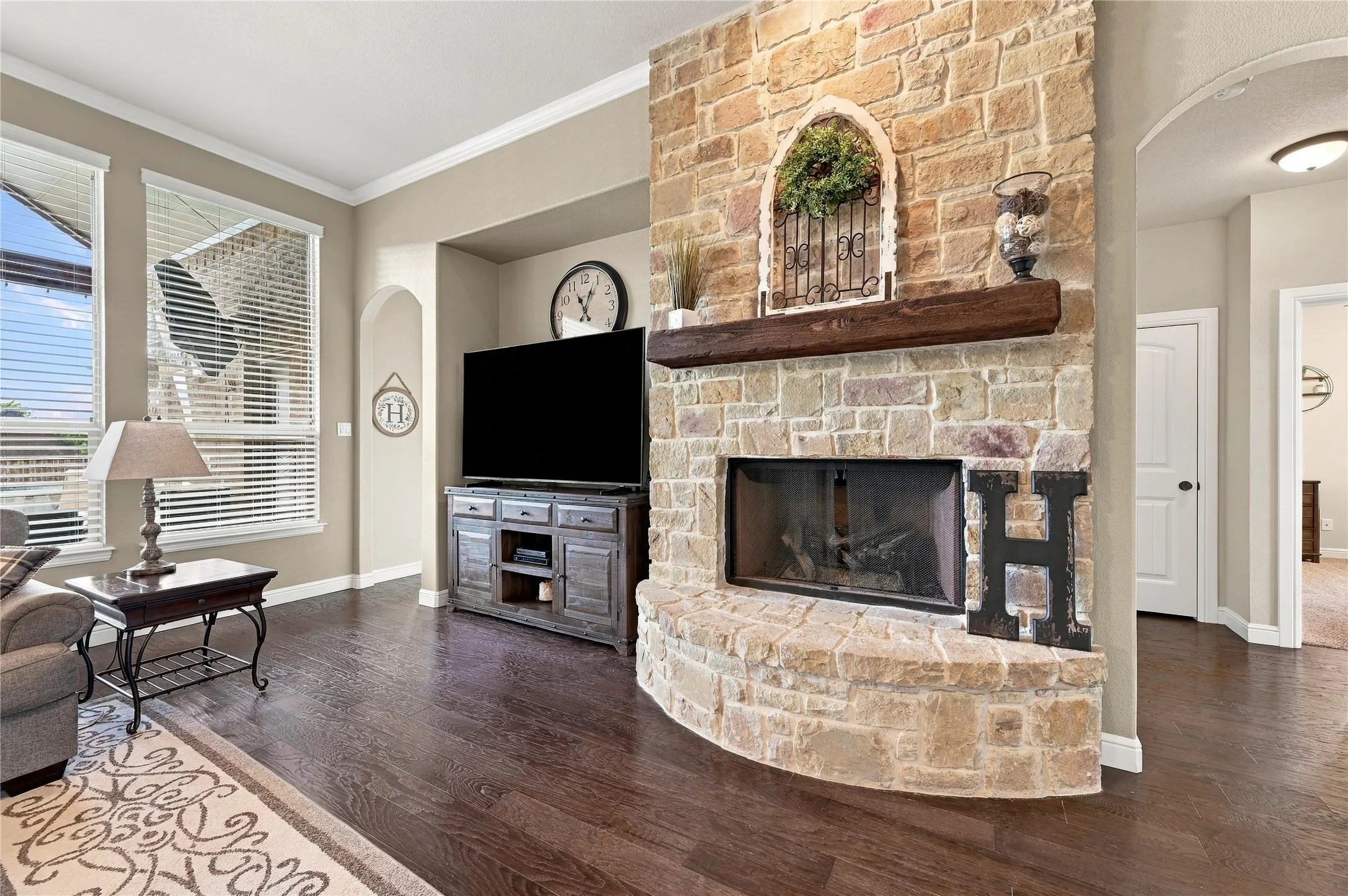 Floor to ceiling fireplace