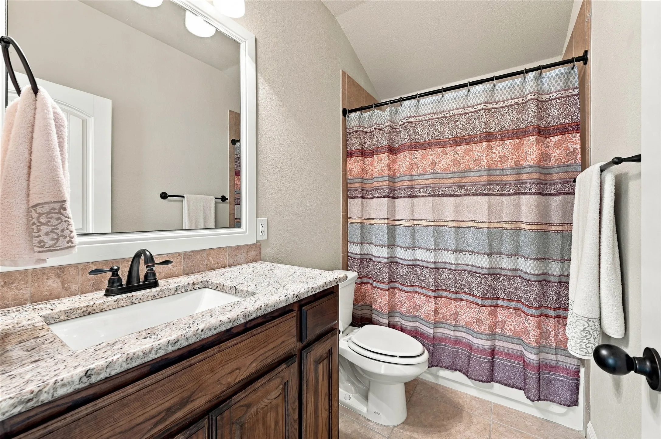 Secondary full bath