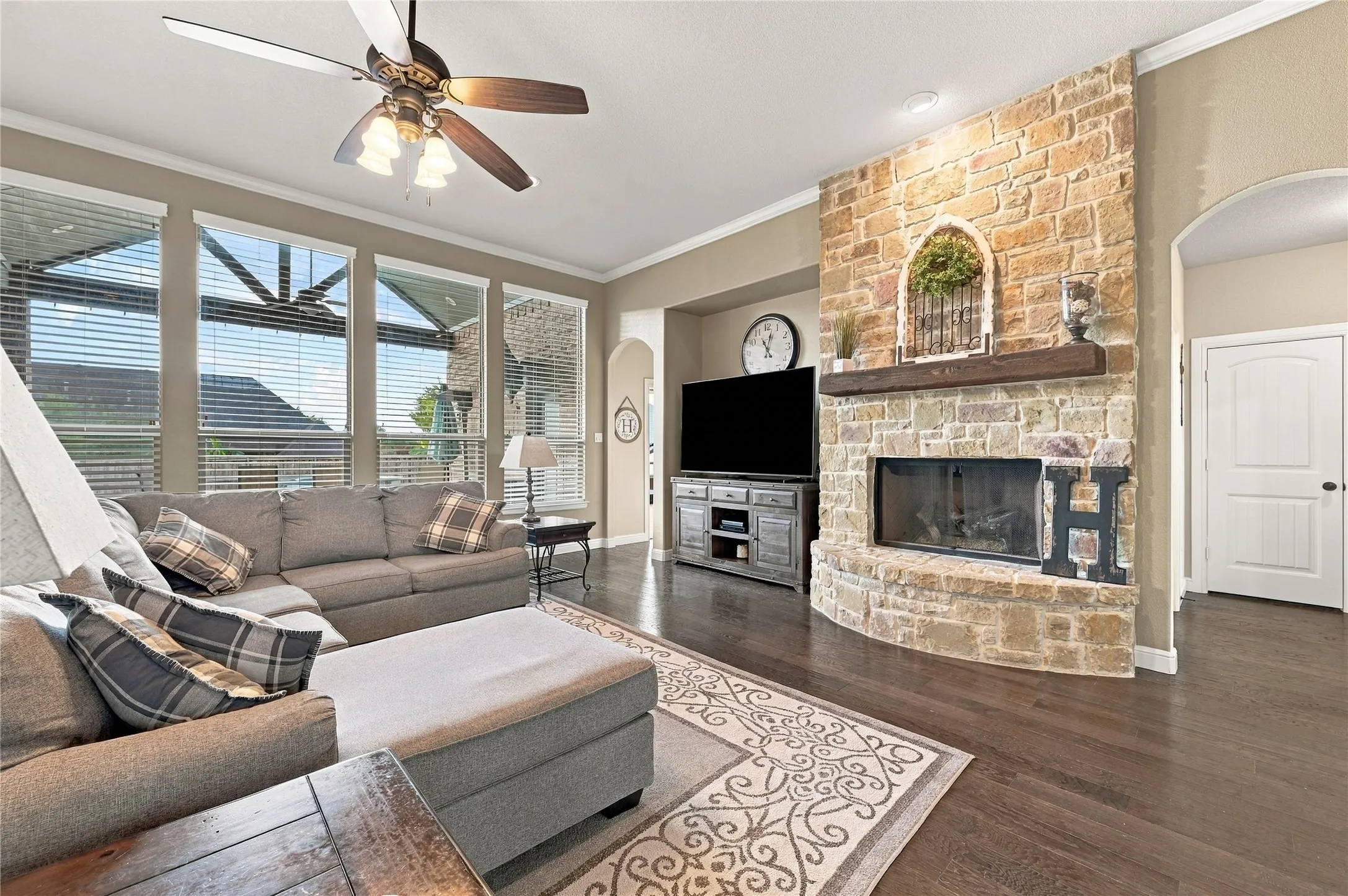 Living room overlooking the pool