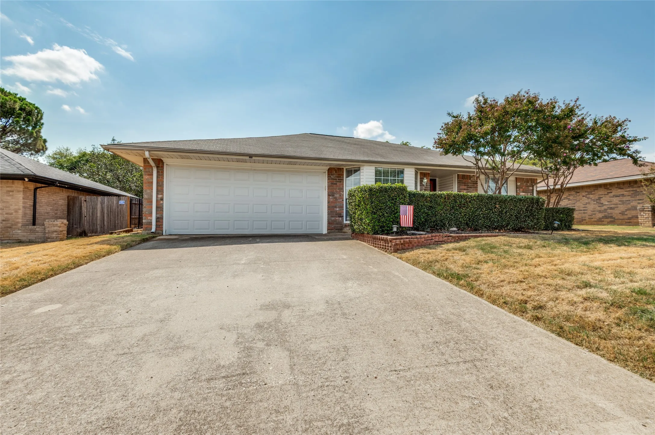 Single Family Residence For Sale in Tarrant County , 500 Bayberry Lane, Euless, Texas 76039, 3 Bedroom, 2 Bathroom, 2 Garage spaces, 1,270 Sqft, built in 1984, mls#21398979, Real Estate Agent in Euless, Homes For Sale in Tarrant county, Homes For Sale in Euless, Realtor in Euless Texas, Real Estate Brokerage Independent Realty Texas, Luminita Cordes Realtor