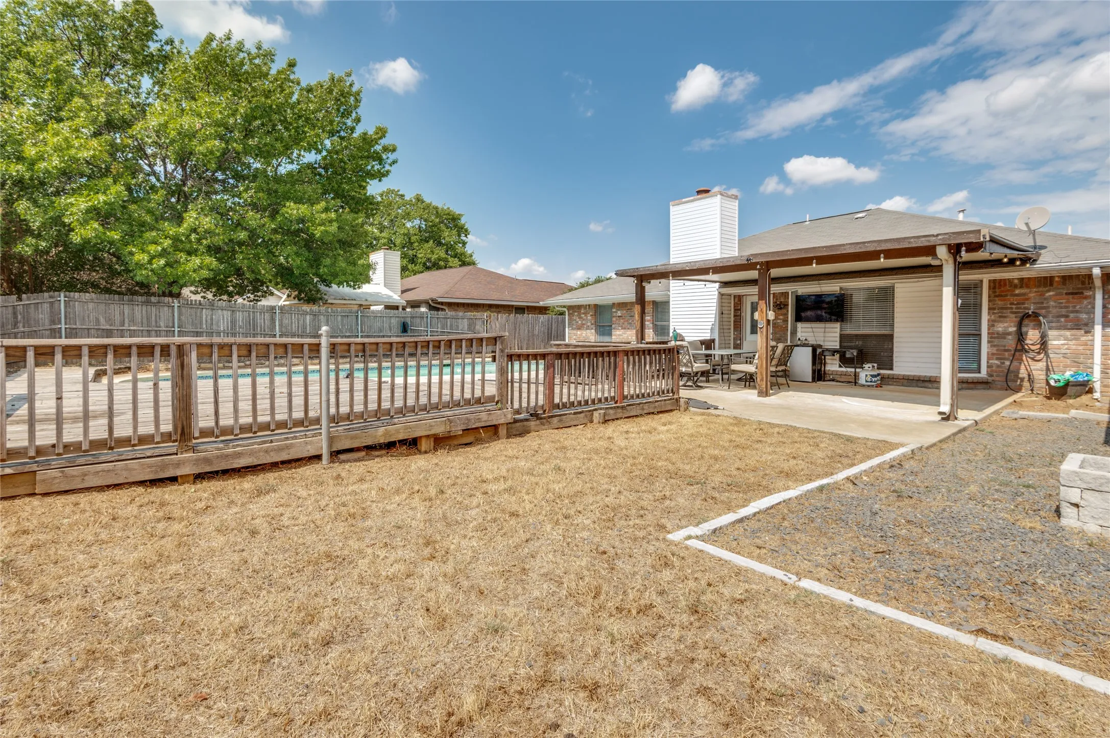 Single Family Residence For Sale in Tarrant County , 500 Bayberry Lane, Euless, Texas 76039, 3 Bedroom, 2 Bathroom, 2 Garage spaces, 1,270 Sqft, built in 1984, mls#21398979, Real Estate Agent in Euless, Homes For Sale in Tarrant county, Homes For Sale in Euless, Realtor in Euless Texas, Real Estate Brokerage Independent Realty Texas, Luminita Cordes Realtor